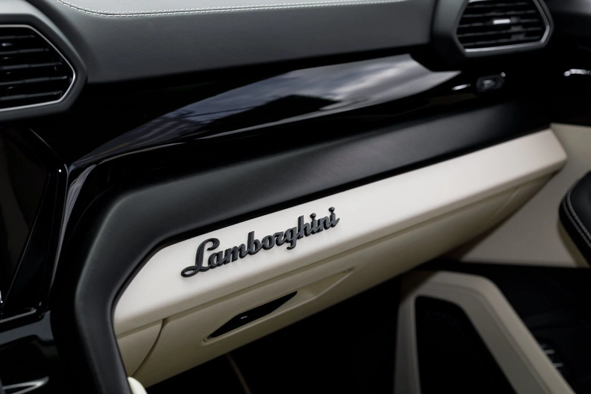 mph036_796323943_ddc5083d5caf57da50bdbb3a62e4720bx_102972449c