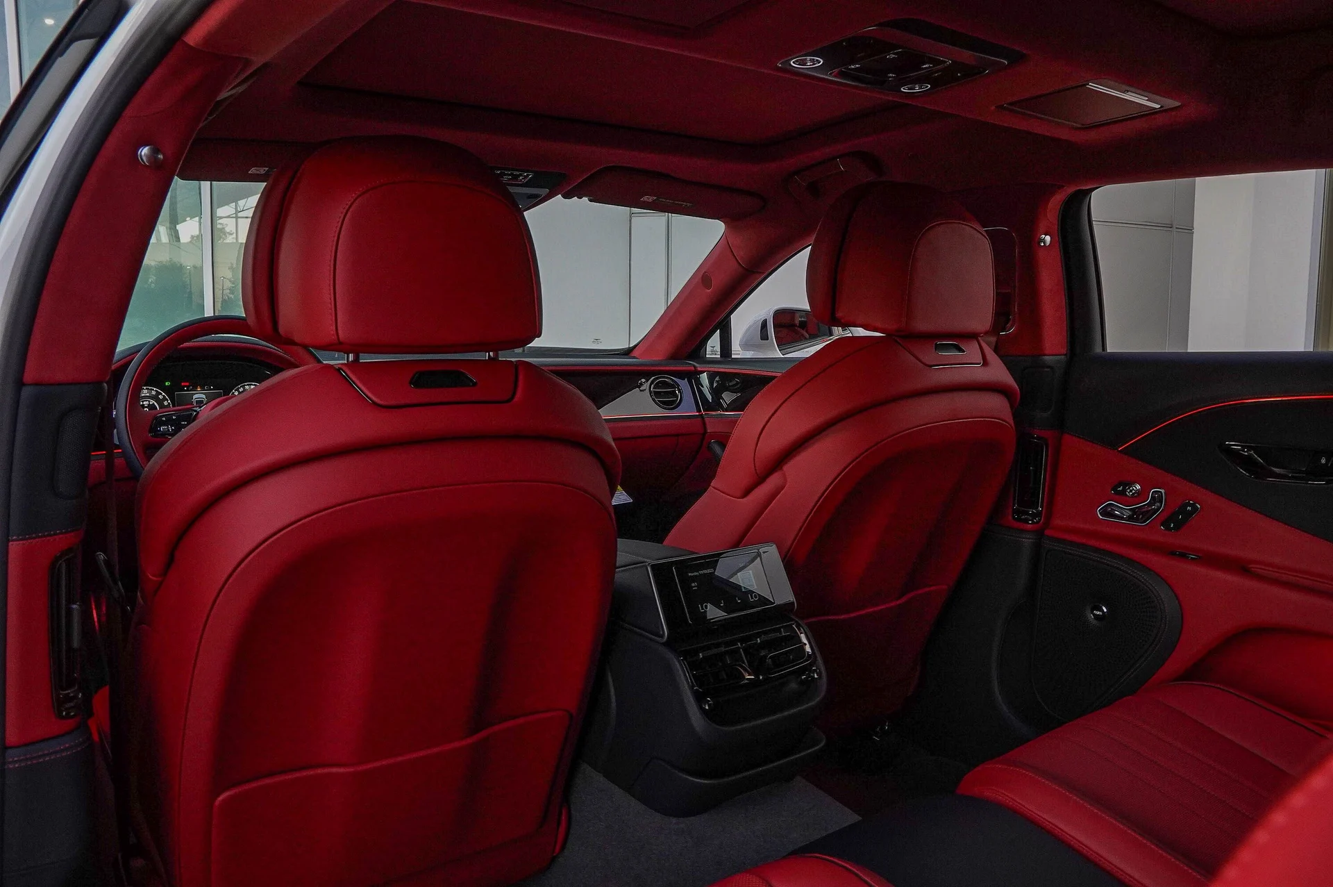mph036_804134206_Hi_Tech_Luxury_Imports_LLC_SCBBP_6_ZG_5_TC_025490_image_36_0a6905177d