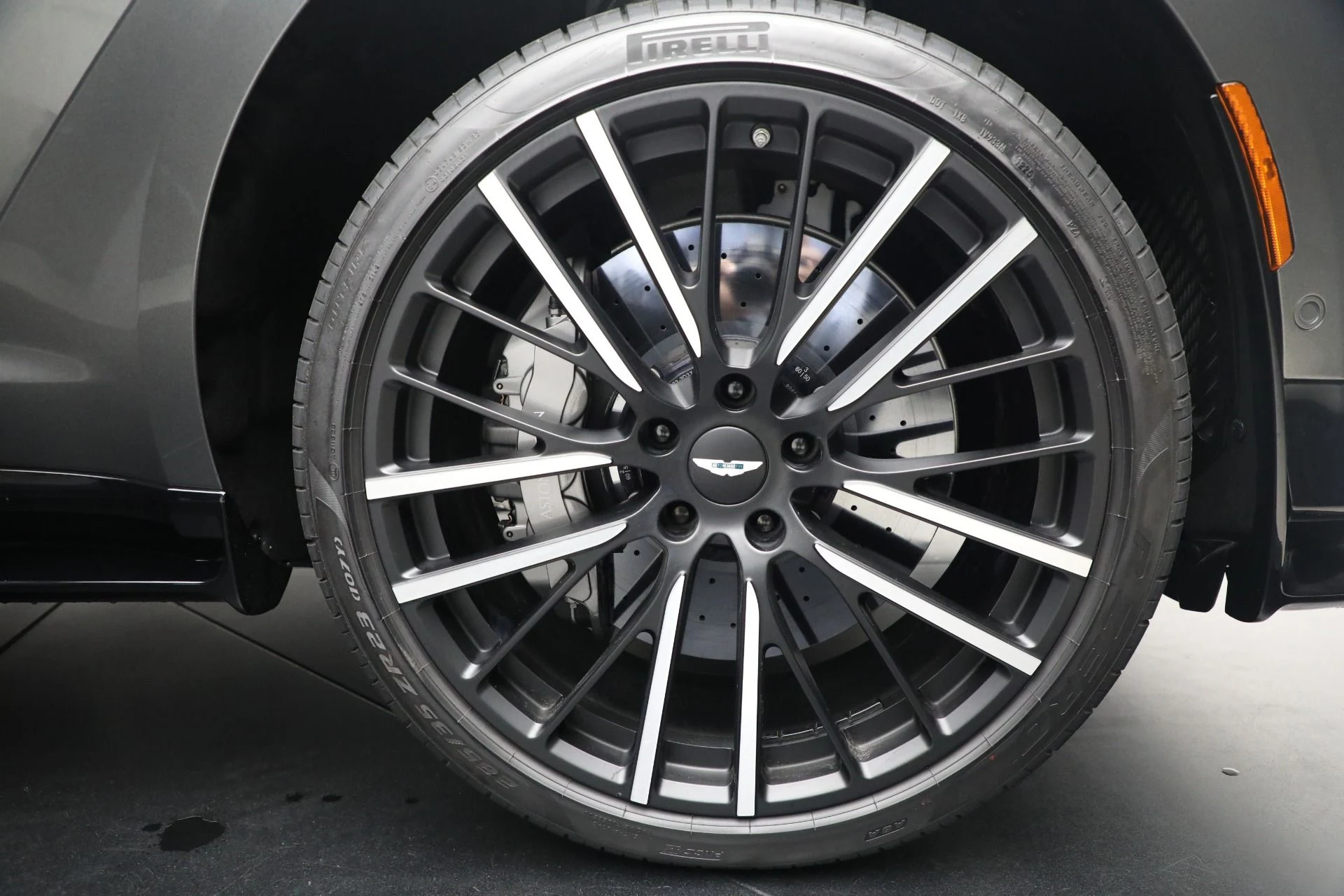 mph036_80769384_New_2025_Aston_Martin_DBX_707_ae91d1d856