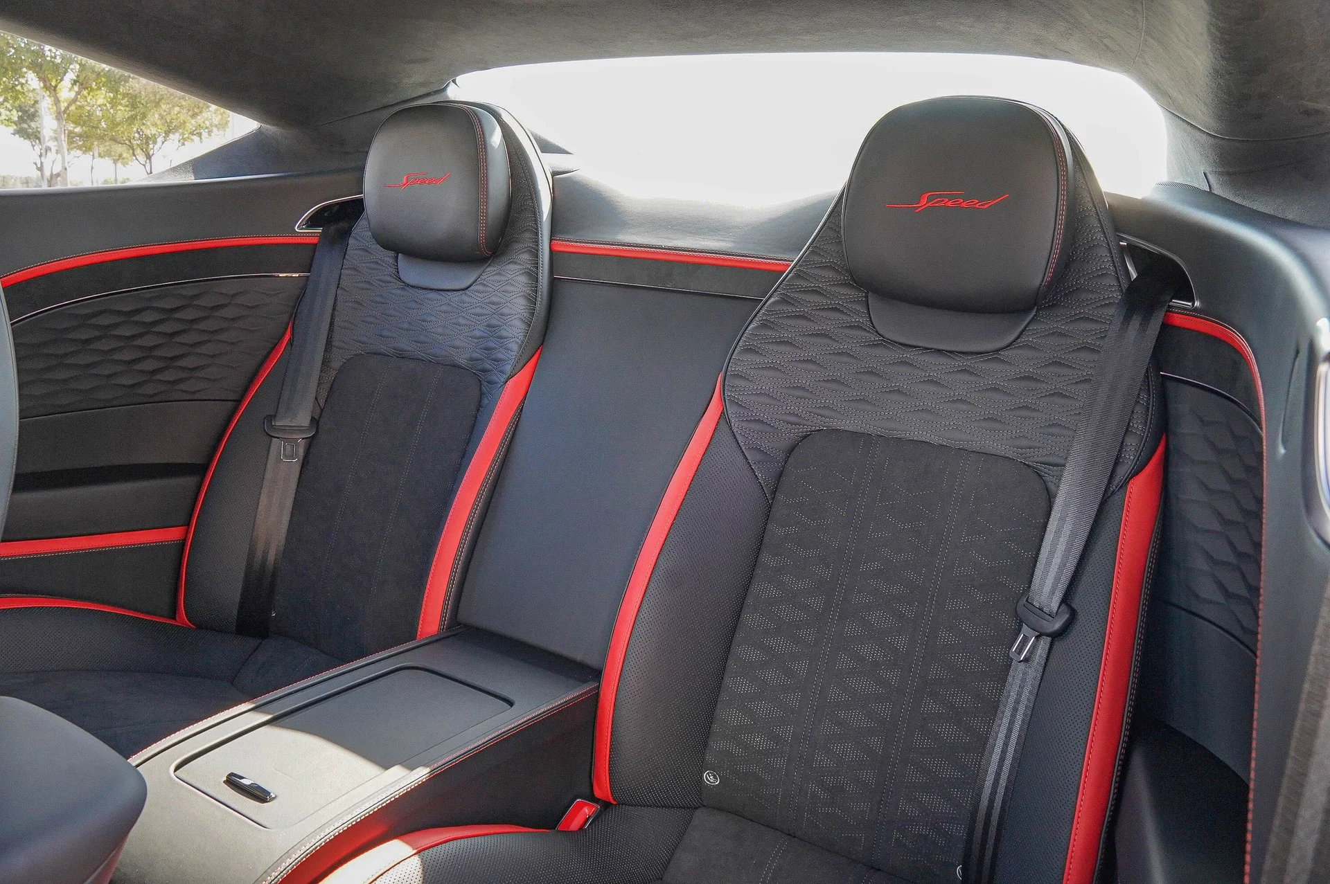 mph036_809286461_Hi_Tech_Luxury_Imports_LLC_SCBCR_2_ZG_8_TC_024812_image_36_e1d940f885