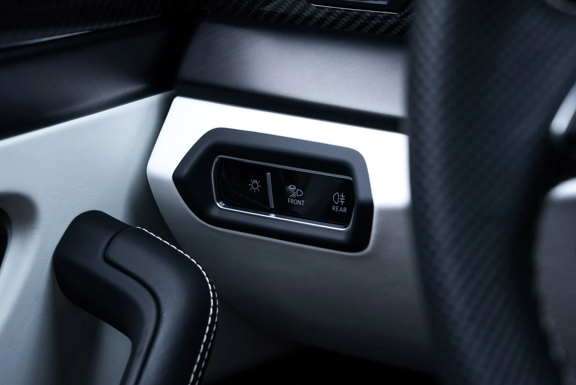 mph036_821285184_Used_2022_Lamborghini_Urus_1775598124_c3d44ca85e