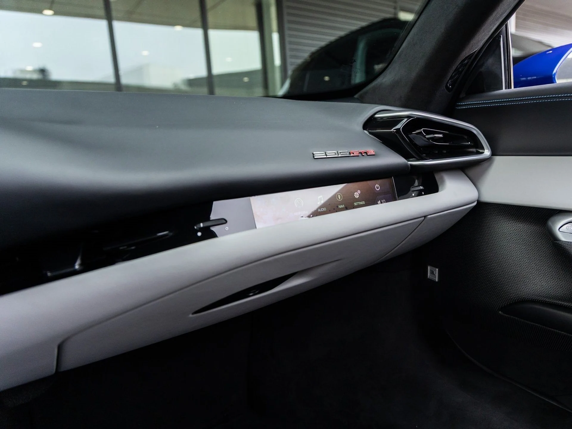 mph036_831157839_37_3a6b076ec0