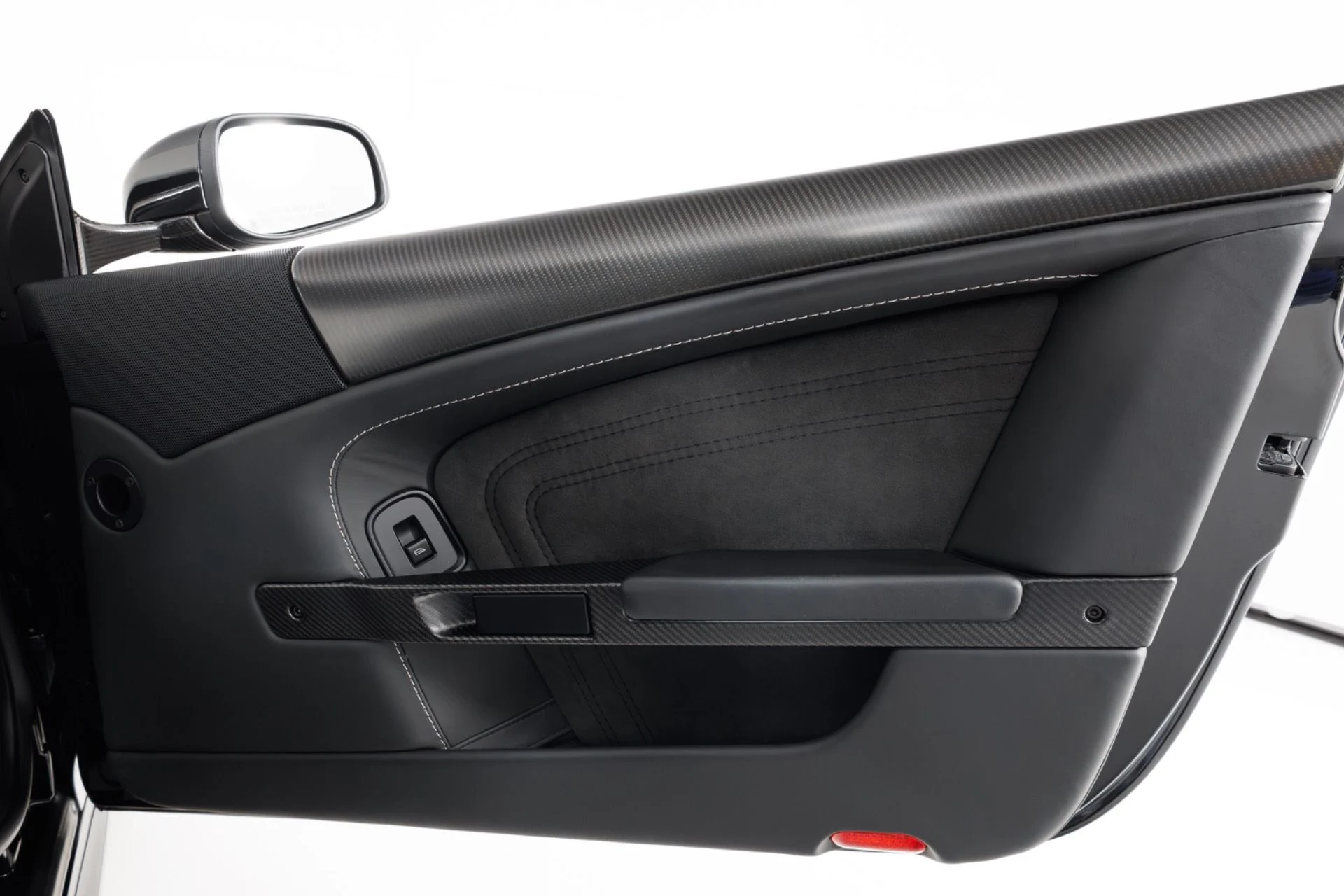 mph036_836034441_Used_2009_Aston_Martin_DBS_1778627770_3c01af0c00