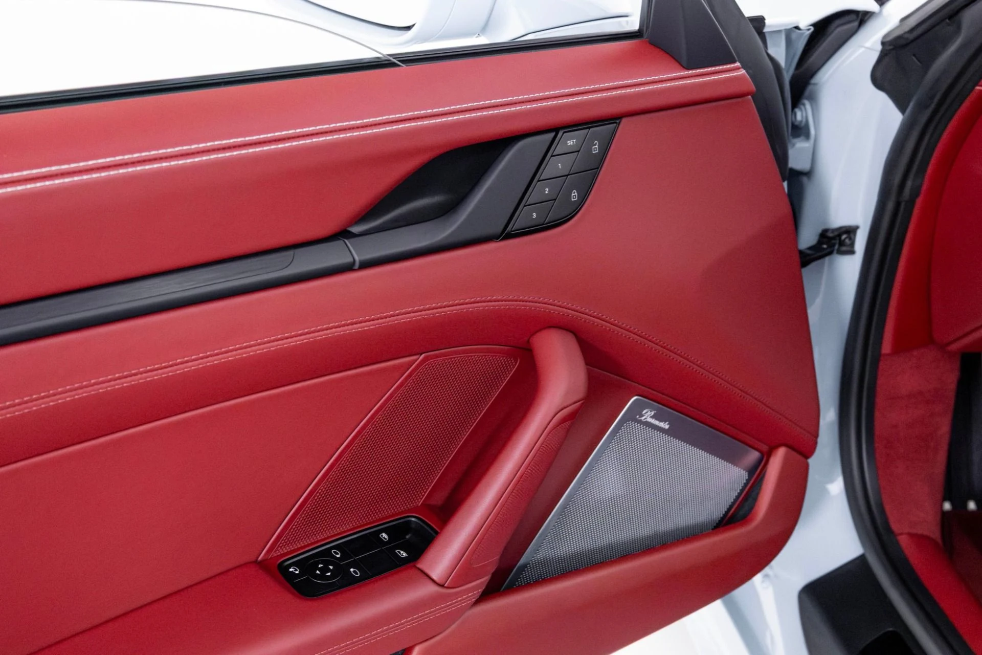 mph036_840186003_Used_2023_Porsche_911_Targa_4_GTS_1762298443_6efa3397e3