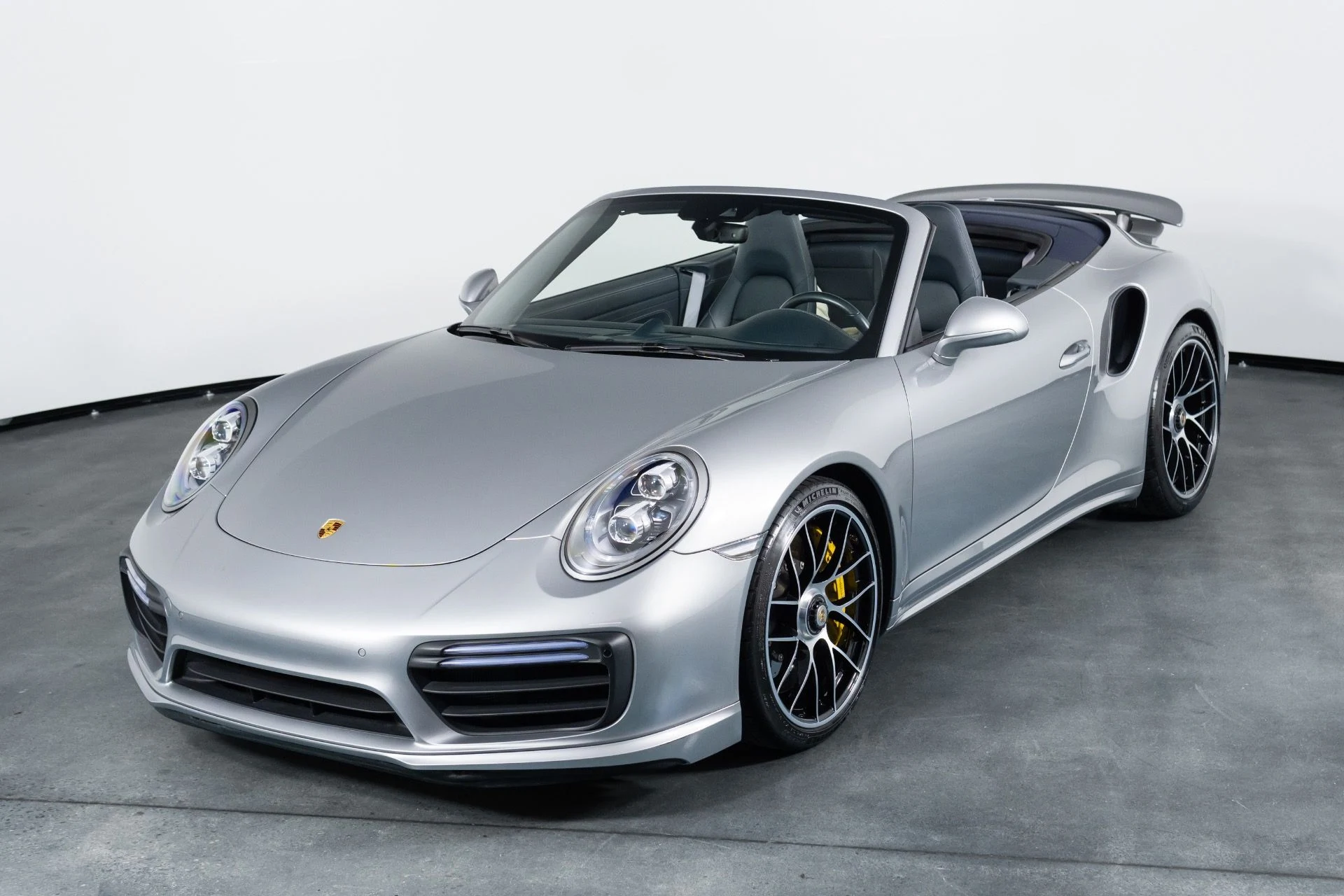 mph036_859190578_Used_2019_Porsche_911_Turbo_S_1782003484_eeed7bf26c