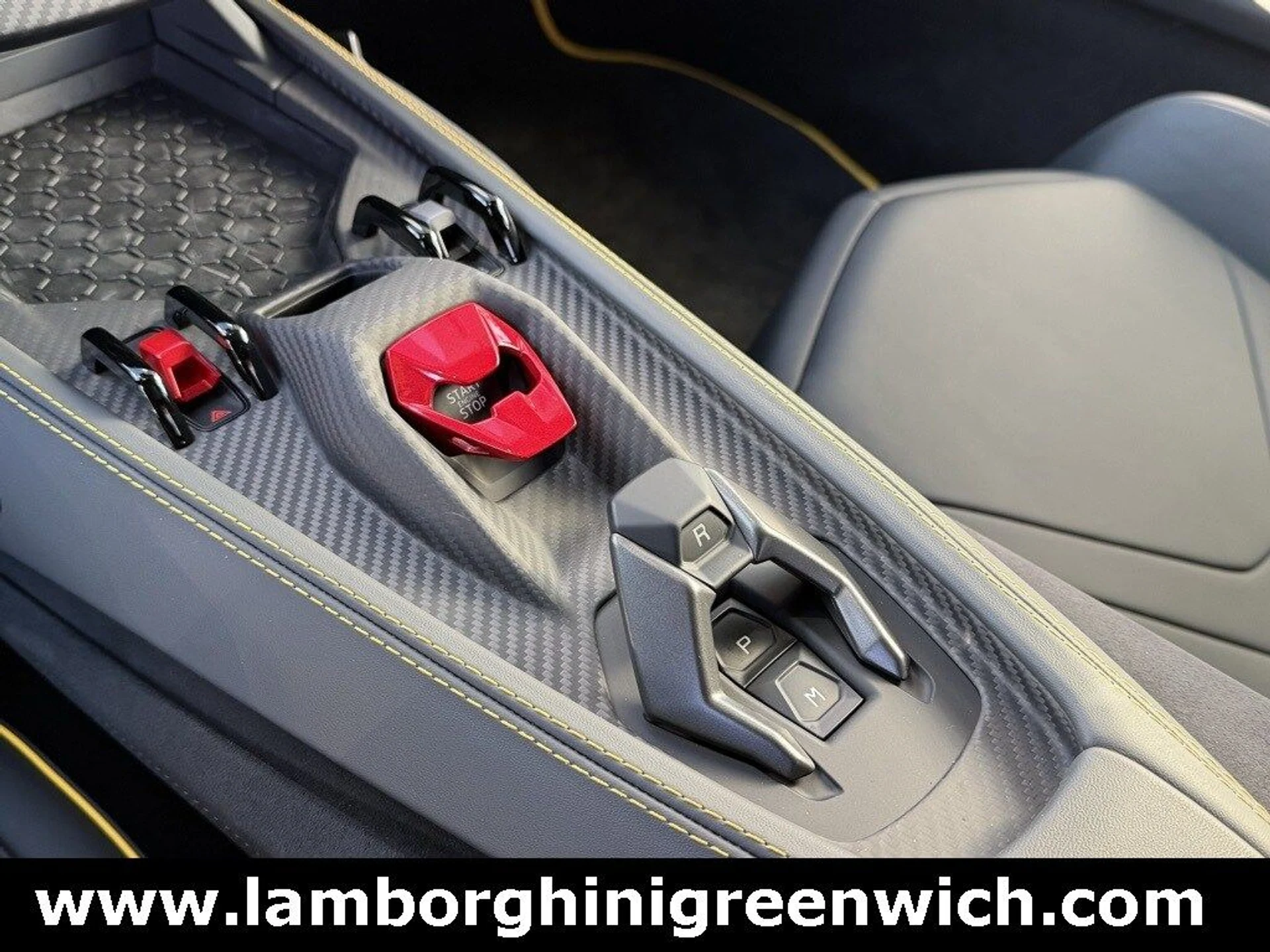 mph036_864186955_a098bfabe1e04df787460c443f0a16d9x_c9d4275a51