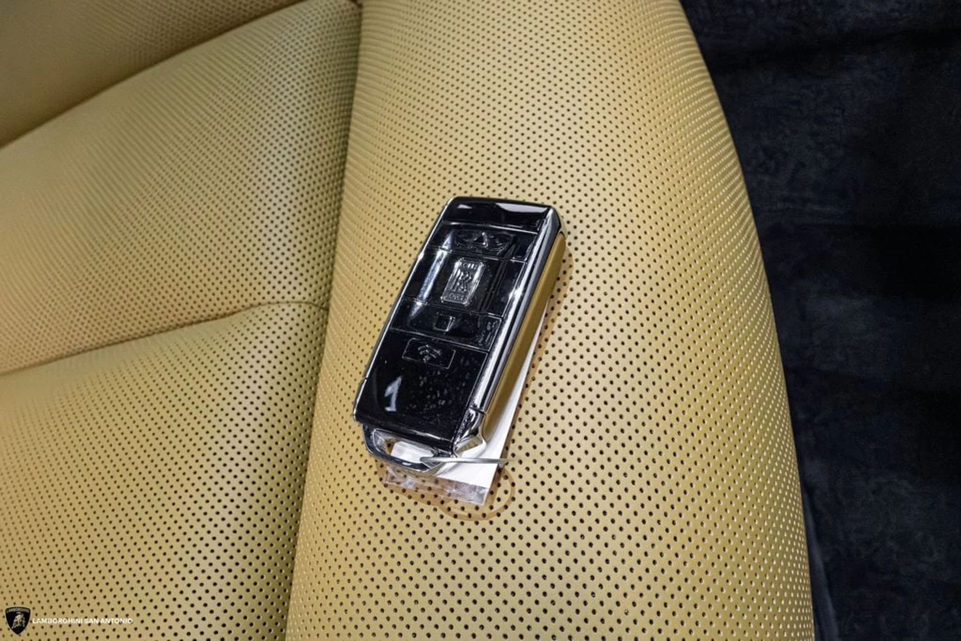 mph036_864722590_2b4cb829888cba429906fa27b7af1adex_430178c72b