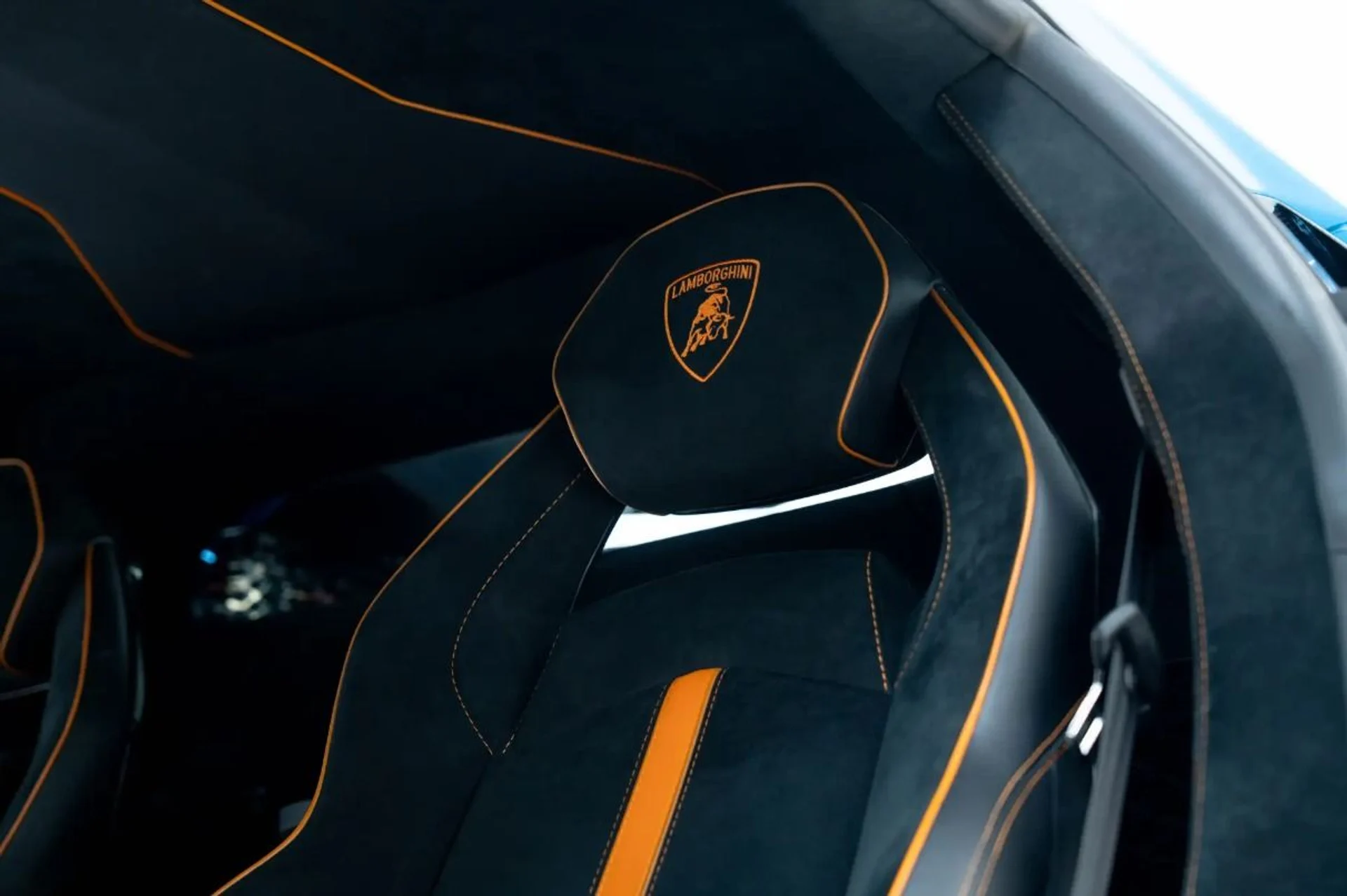 mph036_8750856_Used_2017_Lamborghini_Aventador_SV_1786551969_19264c2fc0