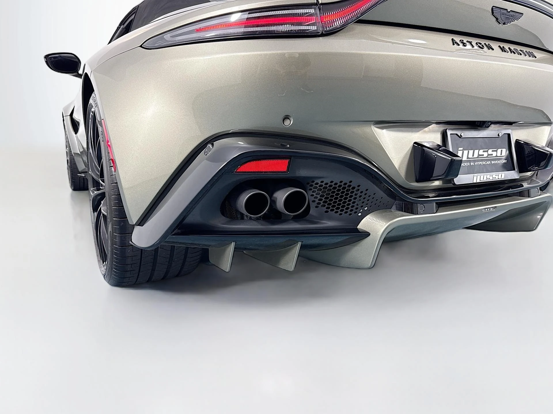mph036_875257566_Used_2023_Aston_Martin_Vantage_V8_1783445559_f2124253bd