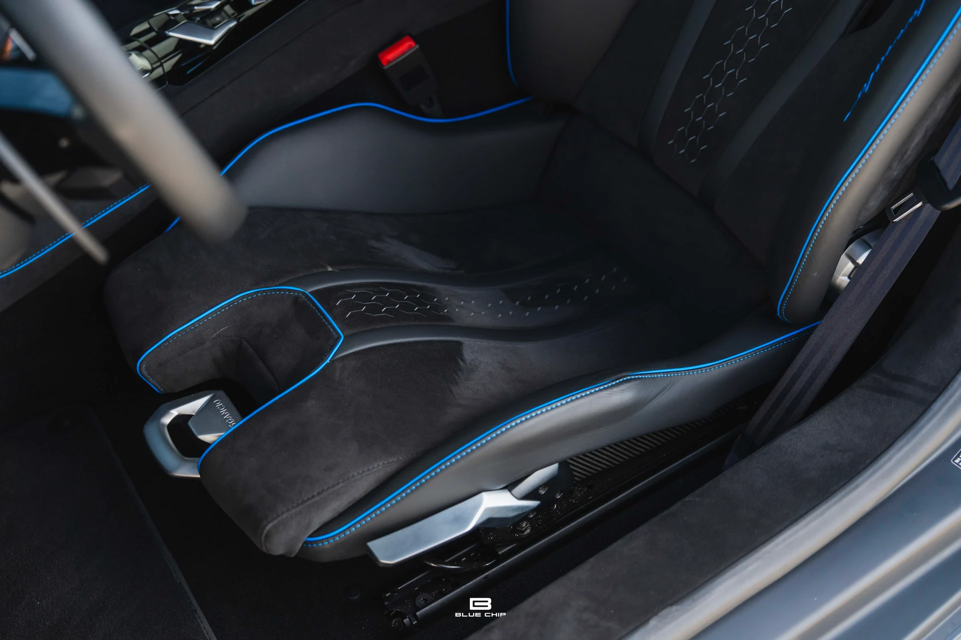mph036_879293209_6a31cff7fa25b4f484eb25c9_2024_Lamborghini_Huracan_Sterrato_37_41f91b01fe