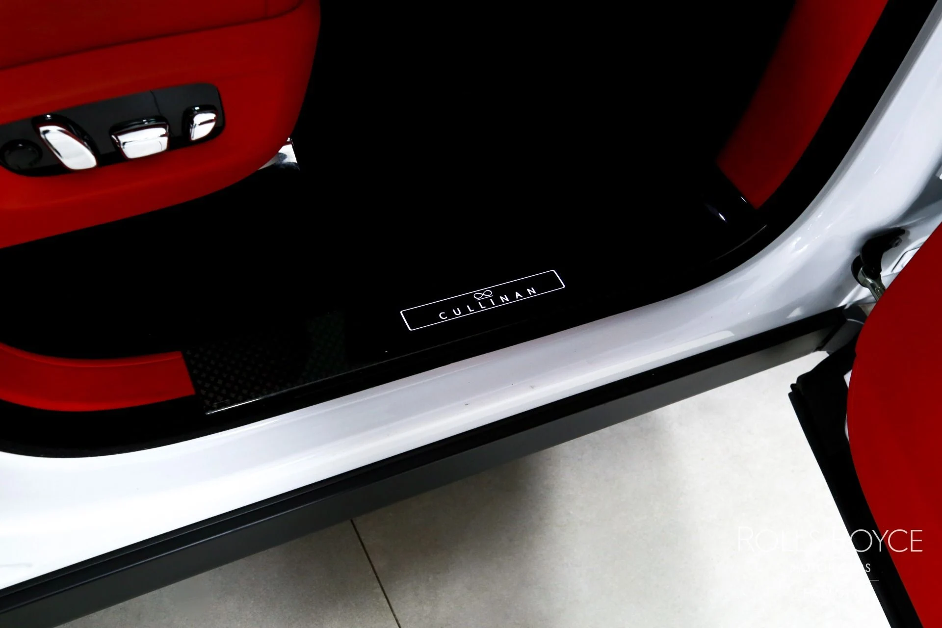 mph036_889480041_Used_2021_Rolls_Royce_Cullinan_Black_Badge_1767727722_da0327b86d