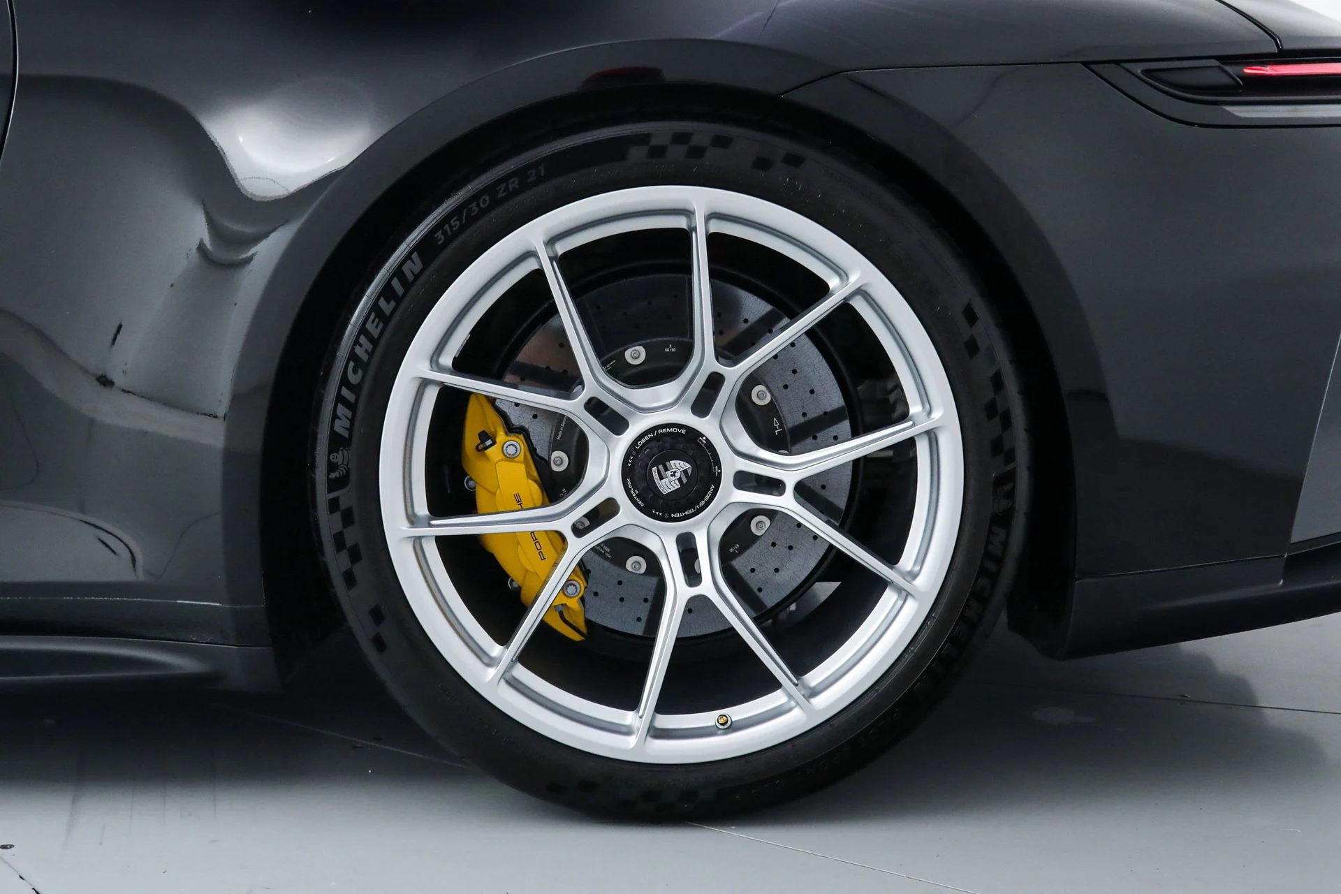 mph036_889883062_06ba762ea6a08665c48a39667e6b0f55_093f8455d8