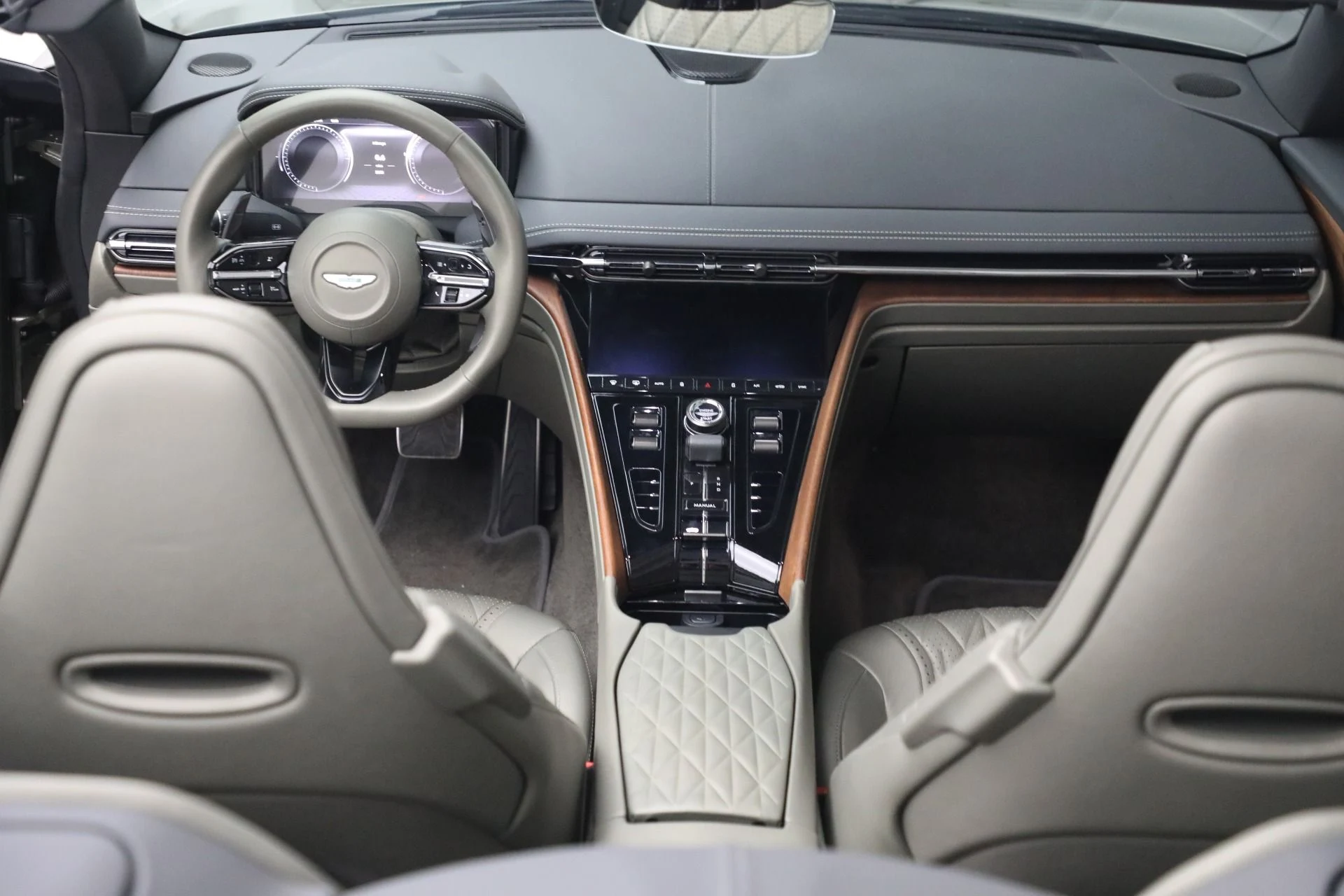 mph036_896608789_New_2024_Aston_Martin_DB_12_Volante_7bb2d402aa