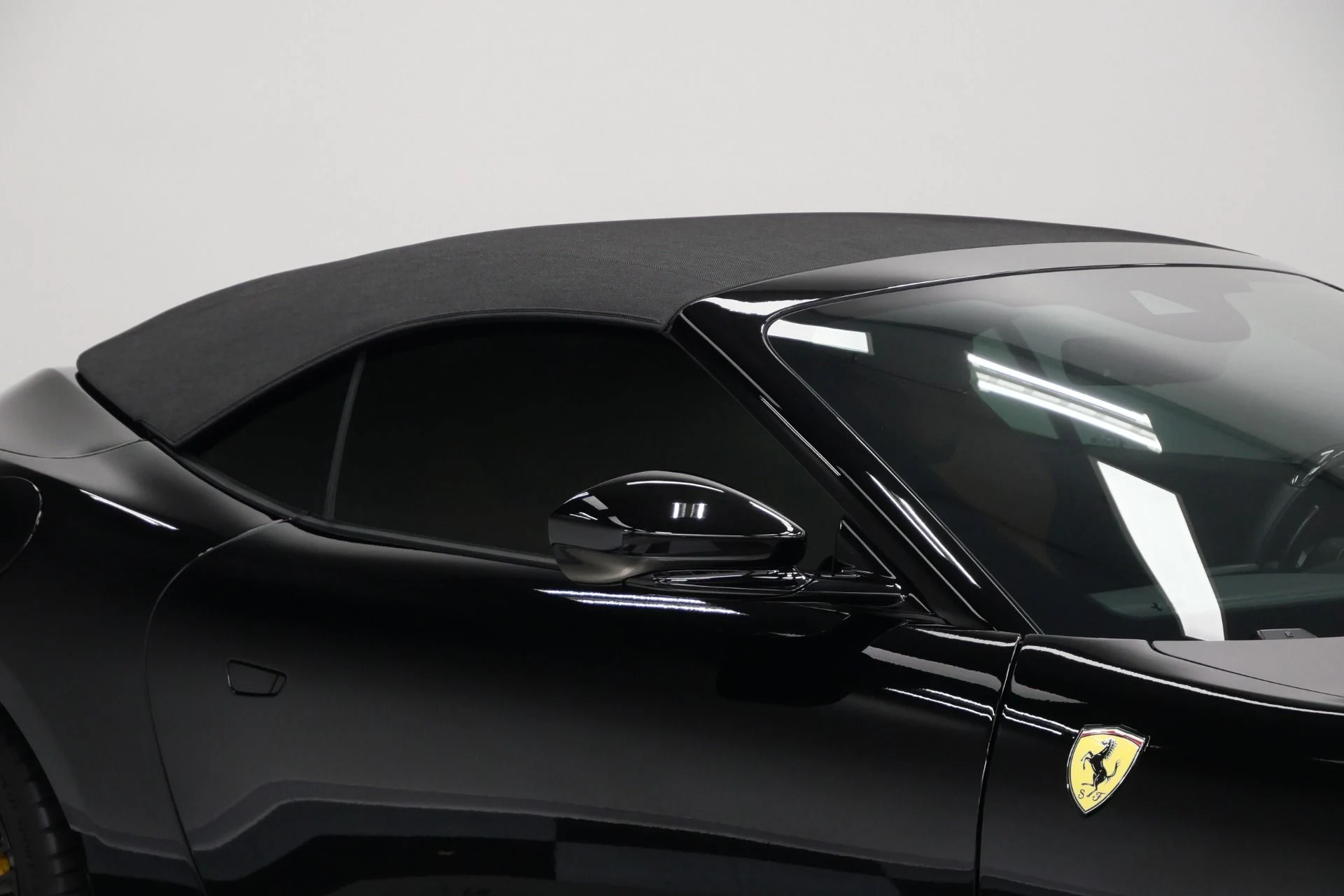 mph036_904465252_Used_2025_Ferrari_Roma_Spider_Carbon_Fiber_Interior_Trim_Low_Miles_1784064795_c2286e4e57