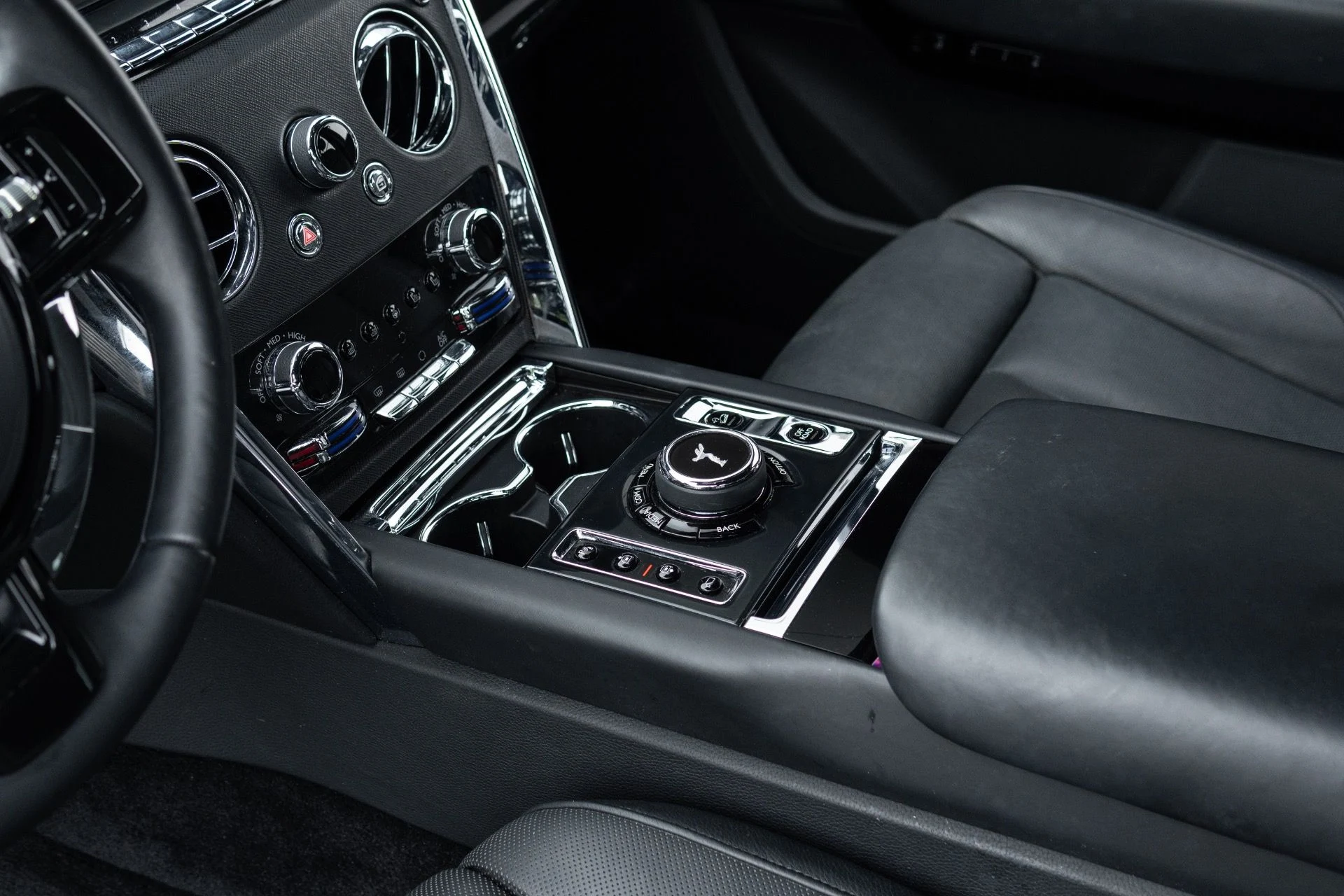 mph036_912081998_Used_2020_Rolls_Royce_Cullinan_1775753700_2463e6b19f