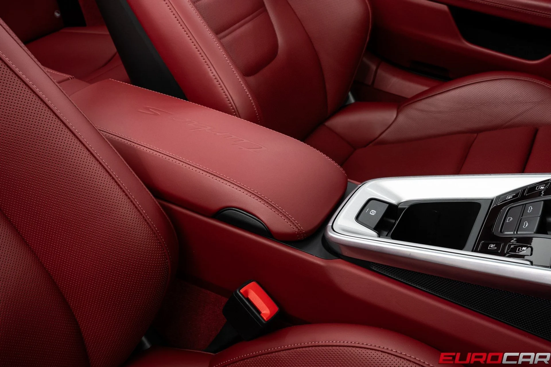 mph036_912581934_image_37_777c6aa489