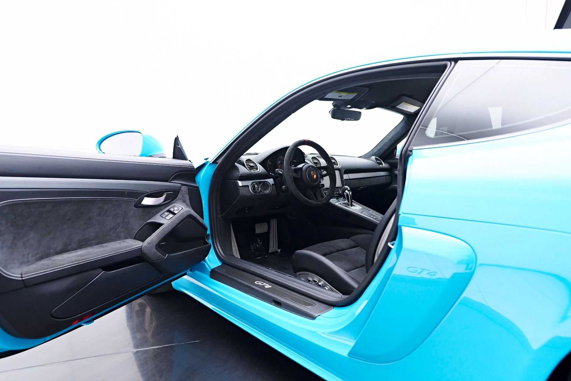 mph036_912726353_Used_2021_Porsche_718_Cayman_GT_4_1753215060_1563dbdbde