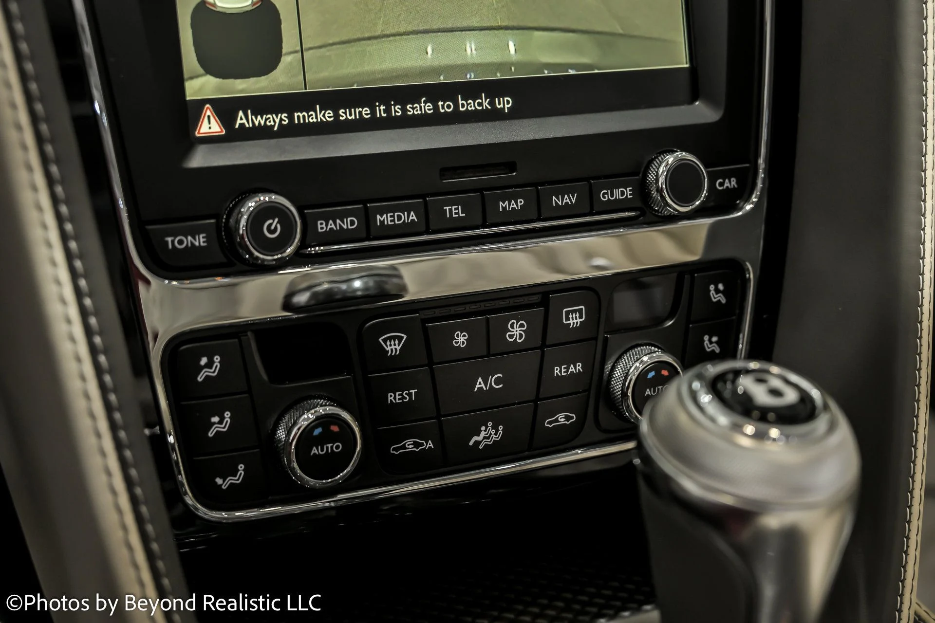 mph036_915533372_b4b5dfda2af167ca9dafd54ff9057392x_824cc481a2