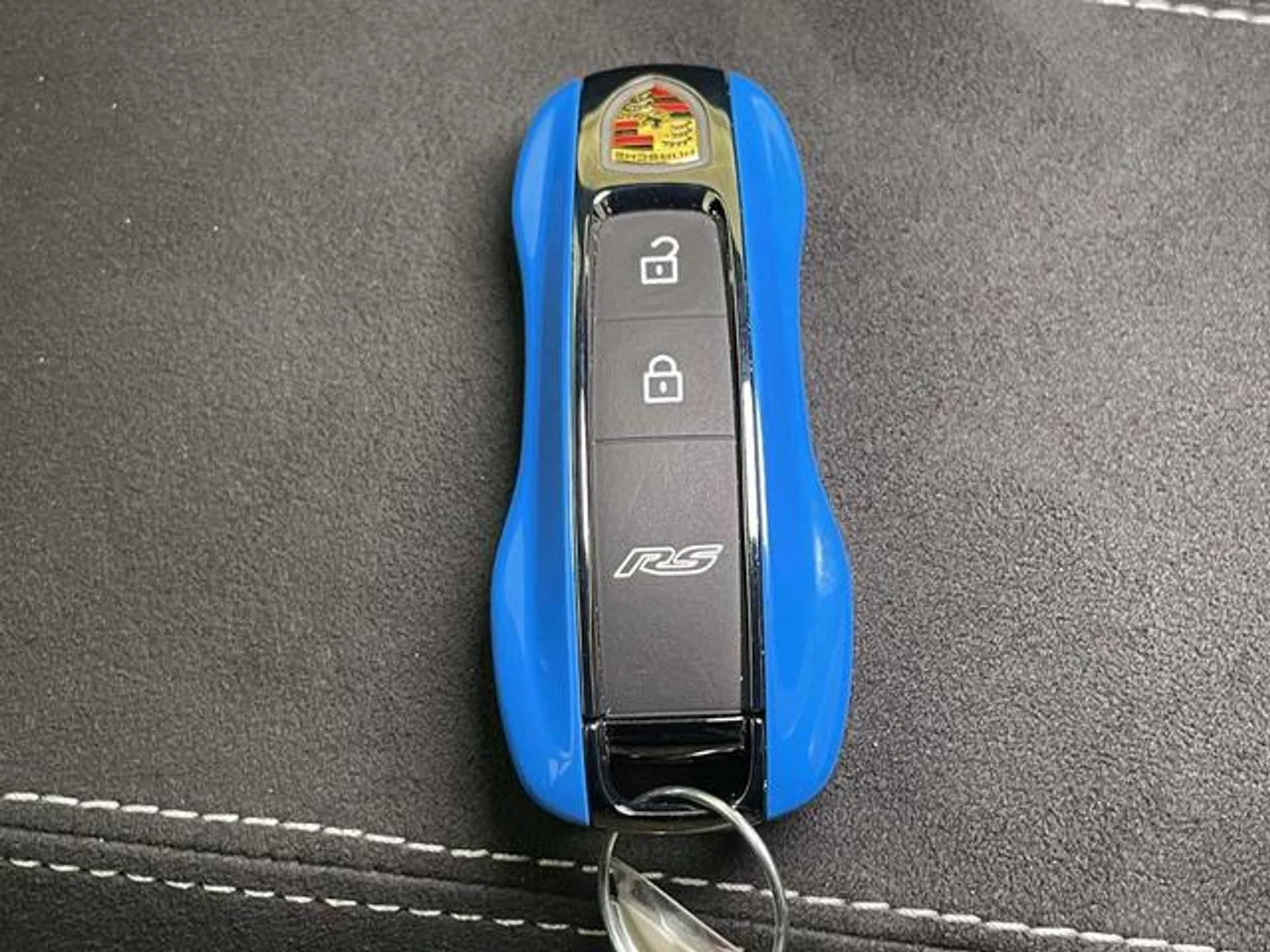 mph036_917767923_e_OV_Jmm9gv4y0_Dk_GO_29djl_F_Welf_U_c71ae06e65