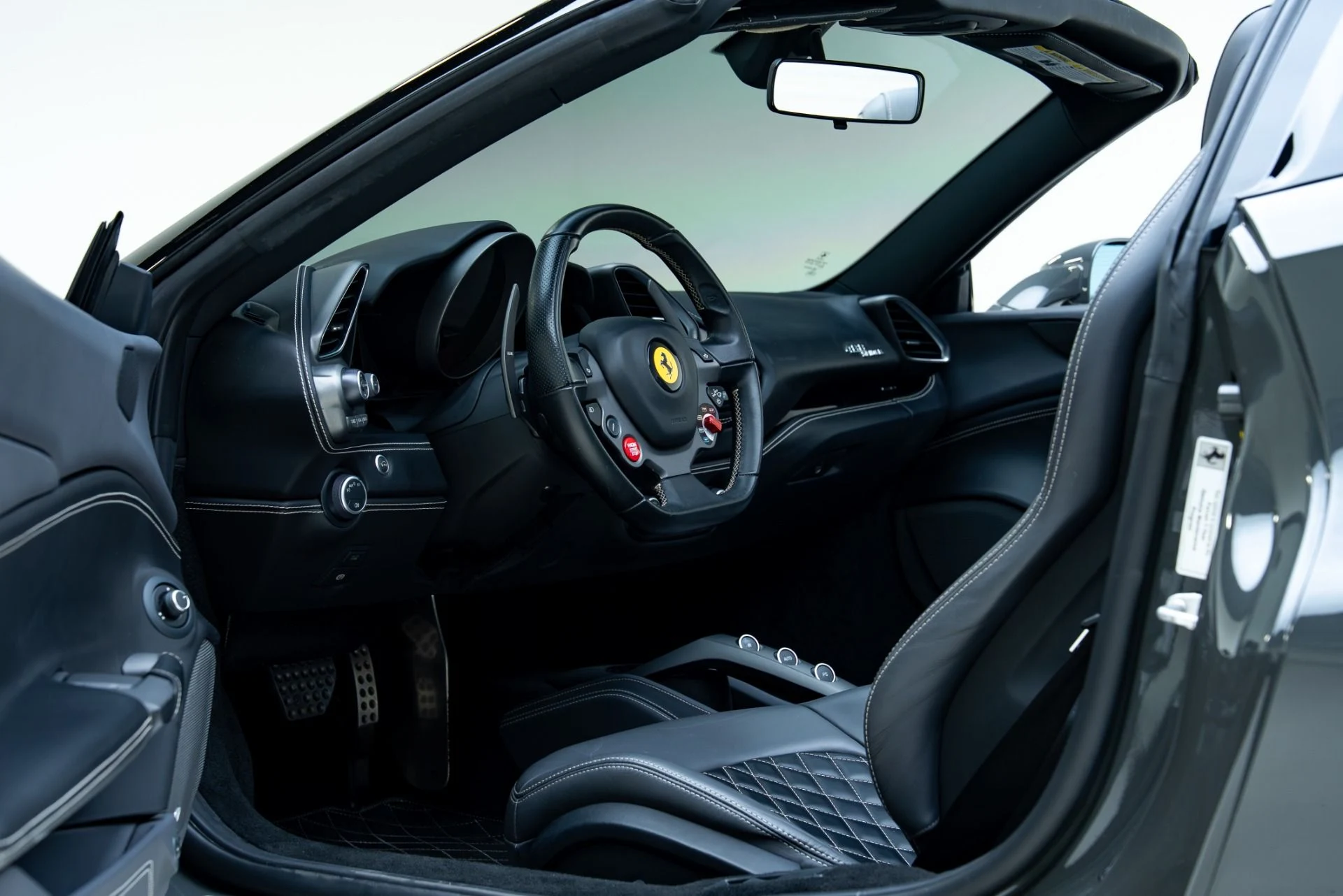 mph036_927866654_Used_2018_Ferrari_488_Spider_1778276724_451129efc0