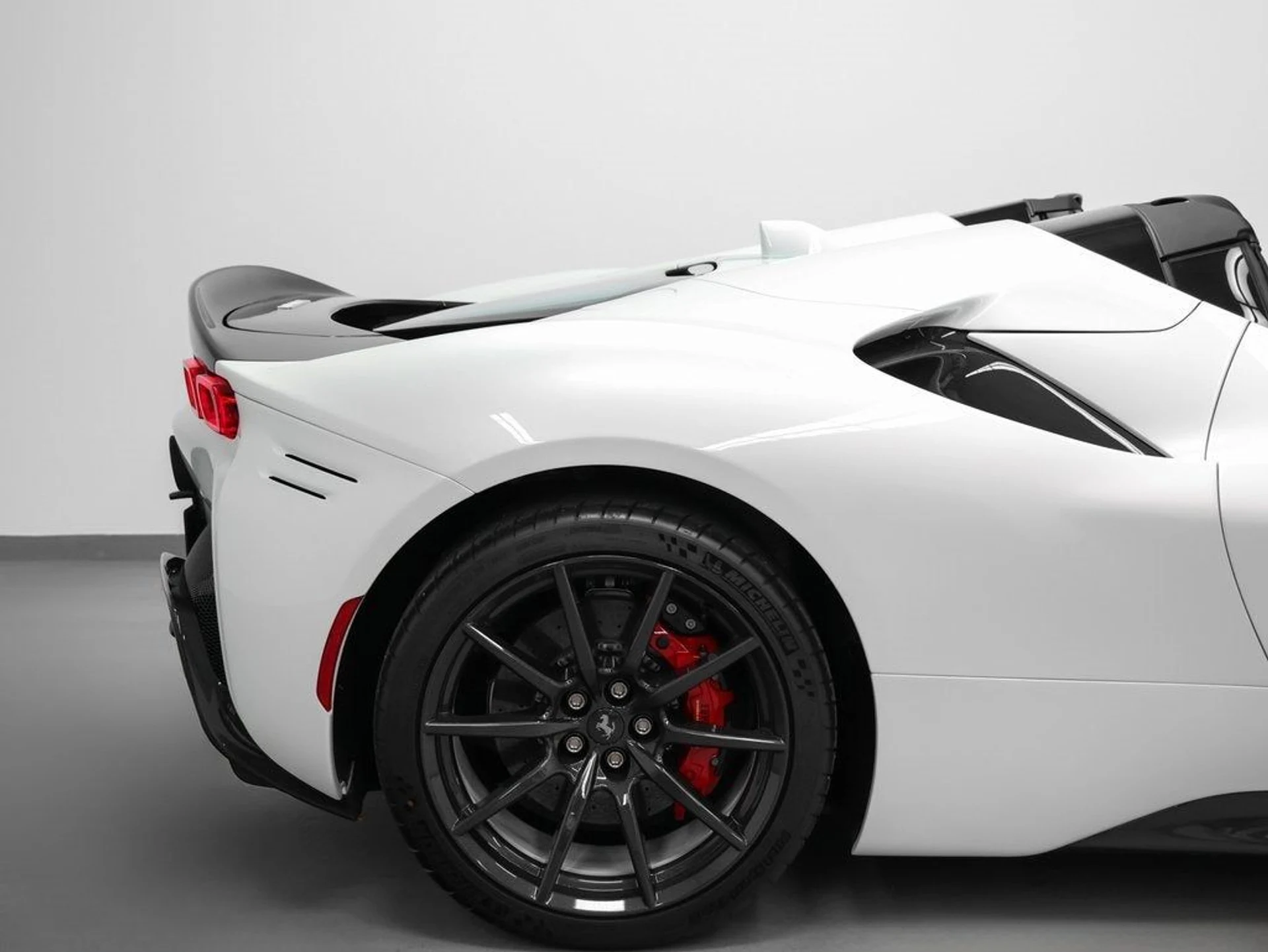 mph036_931684984_37_1f27d25c09