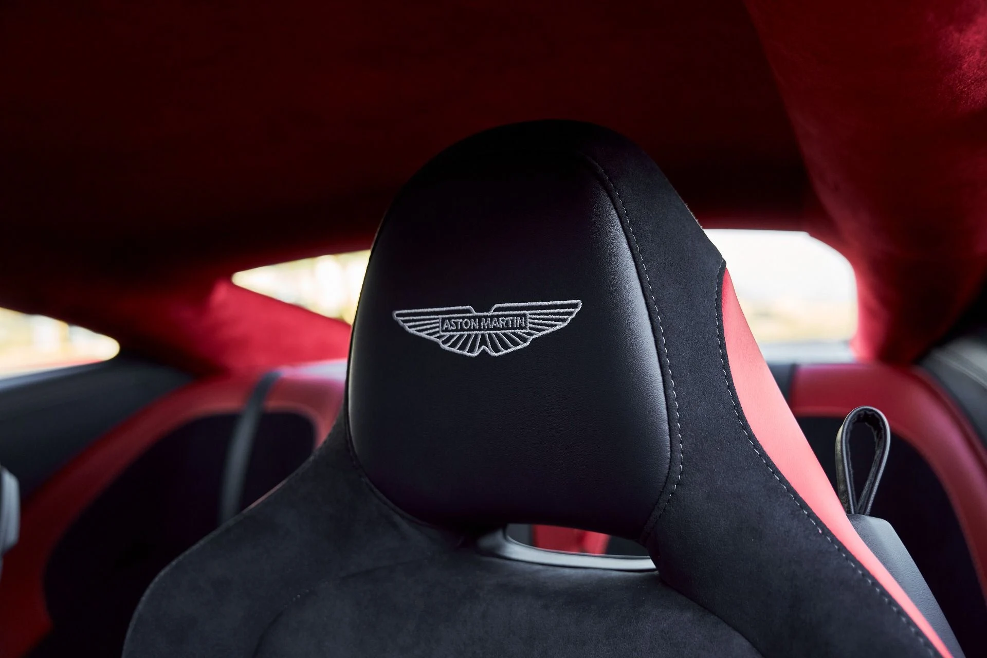 mph036_93296224_Used_2024_Aston_Martin_DB_12_1767840031_7e436d9297