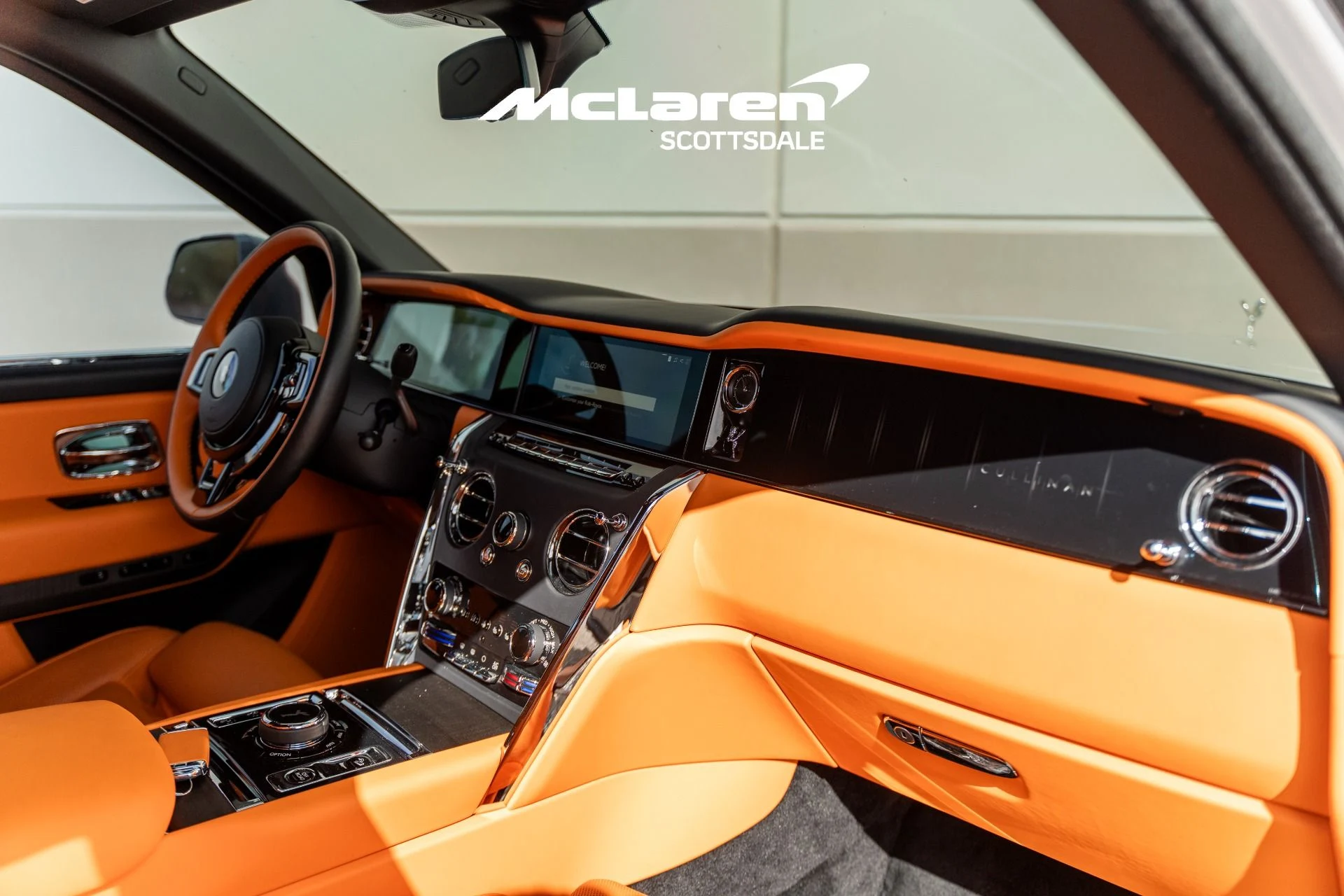 mph036_947247468_Used_2025_Rolls_Royce_CULLINAN_1762551251_20beef5b27