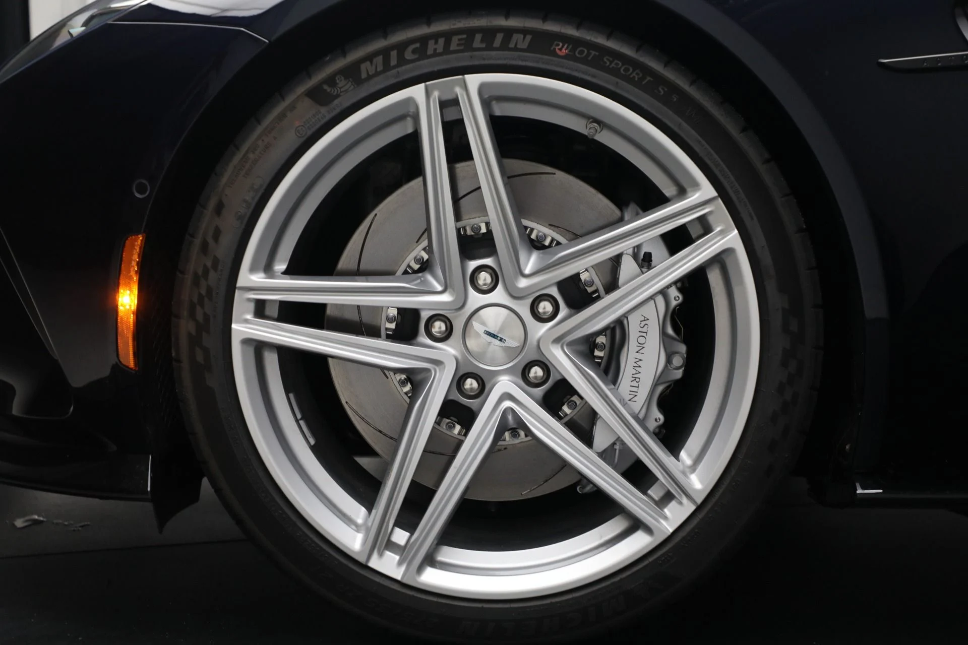 mph036_948474361_New_2026_Aston_Martin_Vantage_ff167fc0ef