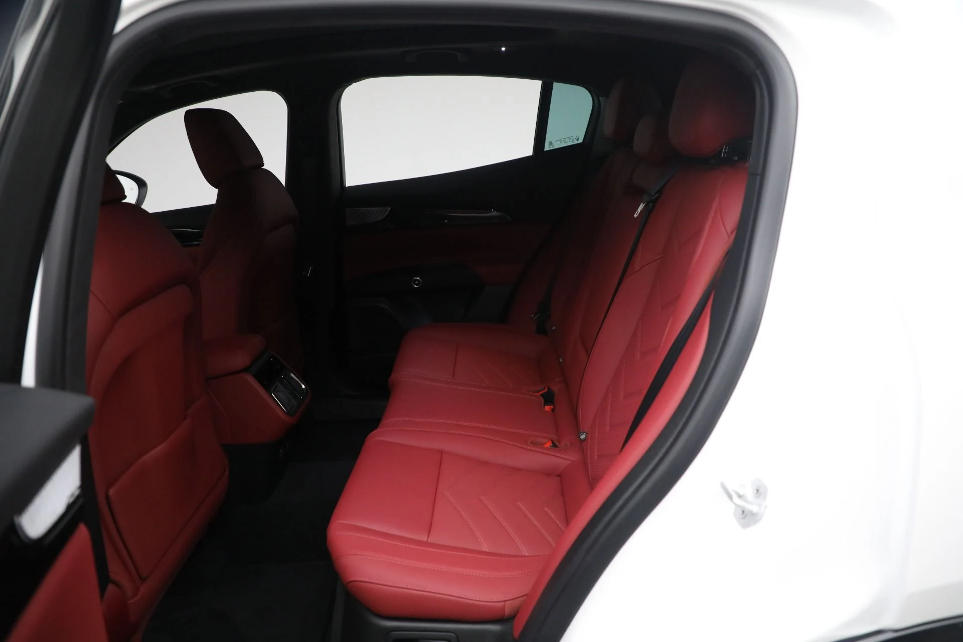 mph036_958272488_New_2025_Maserati_Grecale_Folgore_7494469b5e