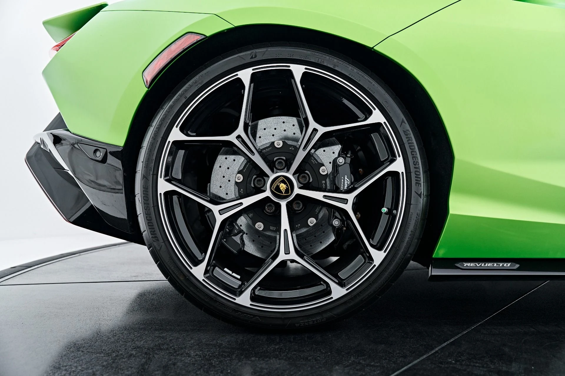 mph036_964144356_Used_2024_Lamborghini_Revuelto_Base_1789697511_a43c913b50