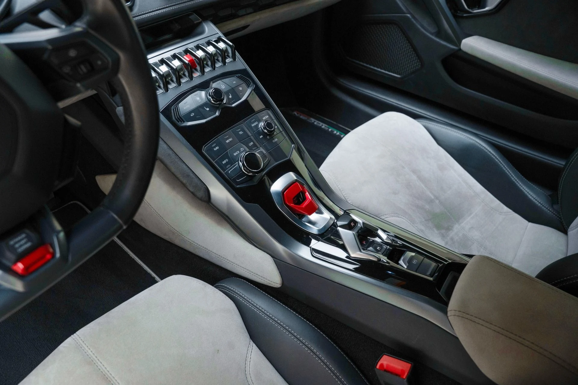mph036_970761612_Used_2016_Lamborghini_Huracan_LP_580_2_1782242237_4a49442b4a