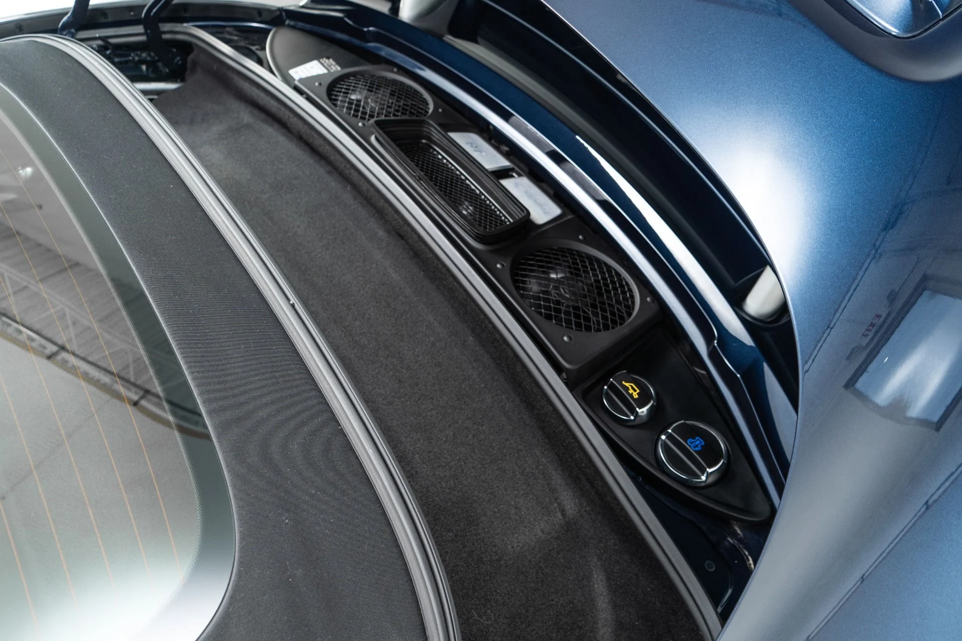 mph036_973071262_Used_2015_Porsche_911_Turbo_S_Cabriolet_1754336206_14394b4f0d
