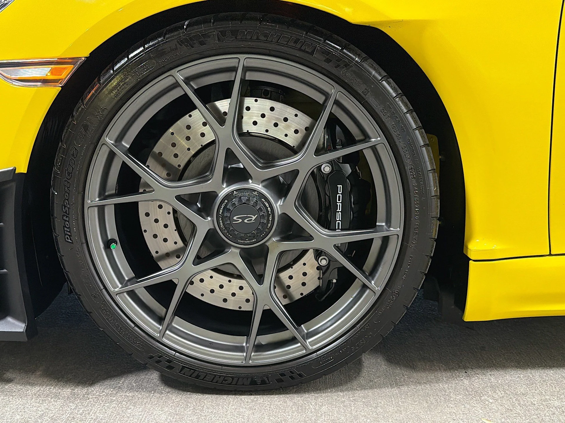 mph036_980608983_b7c9987760b3d5cf7a2e316818c1a94e_5c41fd0b29