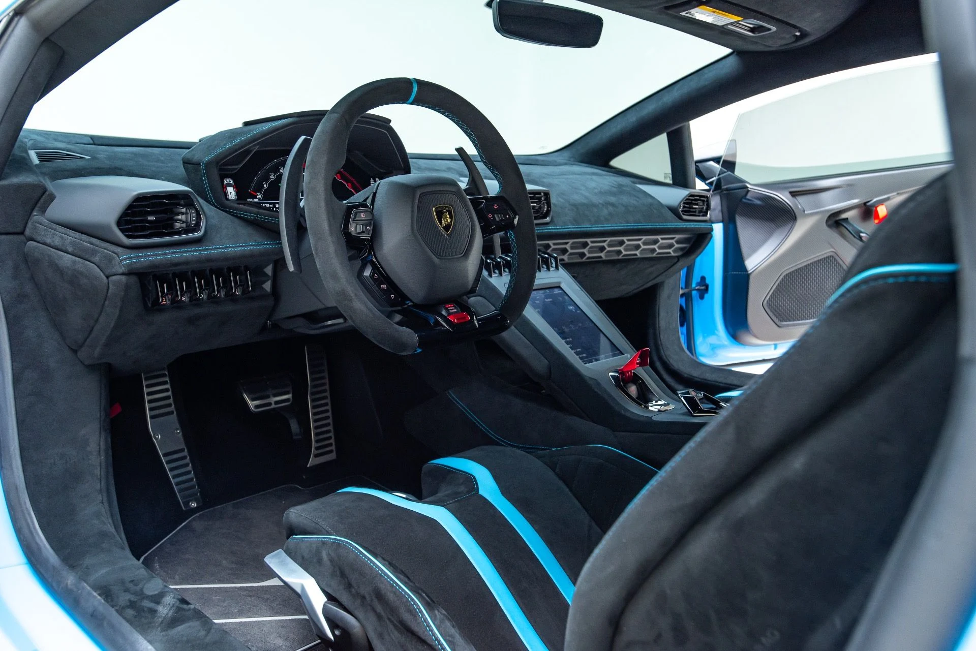 mph037_1010481977_Used_2024_Lamborghini_Huracan_STO_Alpha_10_Twin_Turbo_1786644416_7ace8c74b2