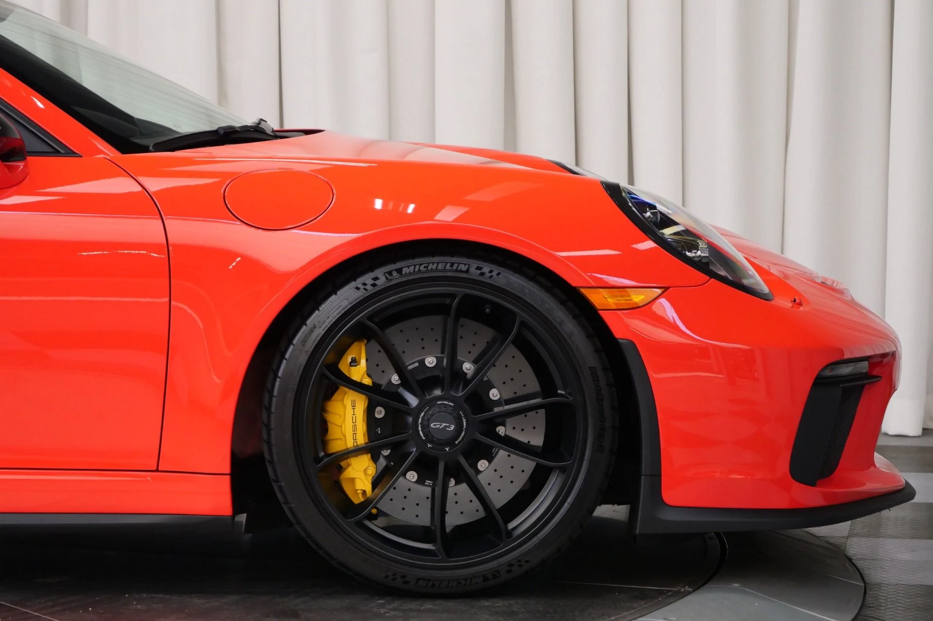 mph037_1010484715_Used_2019_Porsche_911_GT_3_1754414091_ee6dee8bea