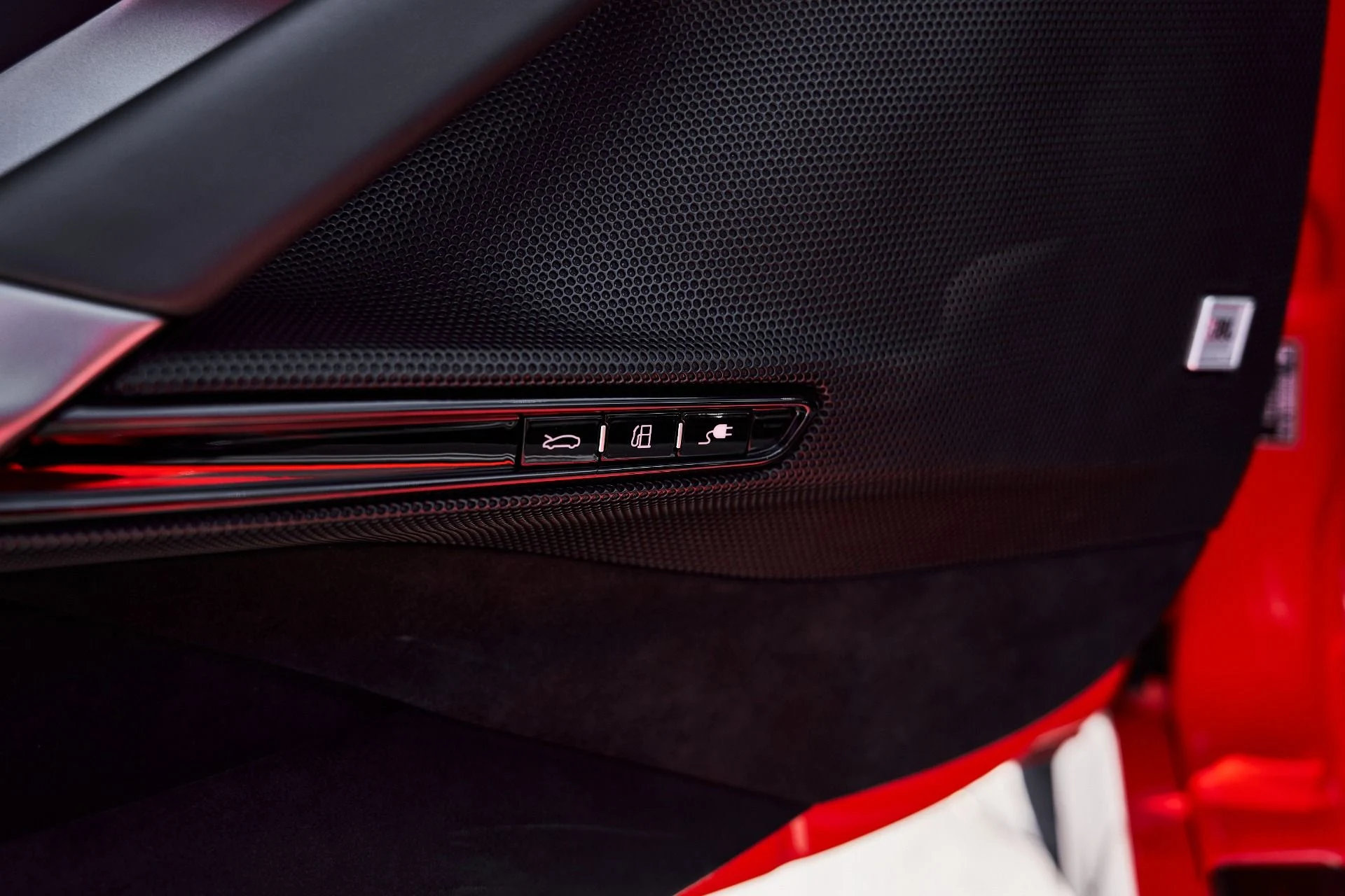 mph037_1016591294_Used_2023_Ferrari_SF_90_Spider_Base_1781118617_b8835d81be