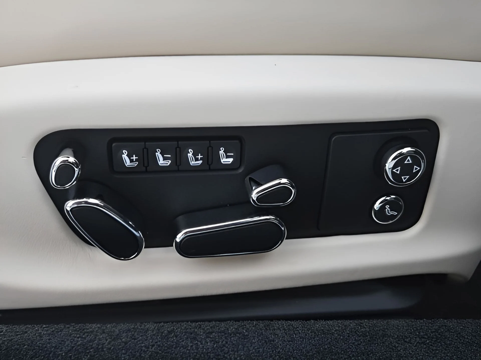 mph037_1017015864_dd64d54ec65bbd749389ffdfe84c5c5ax_5858cca8dd