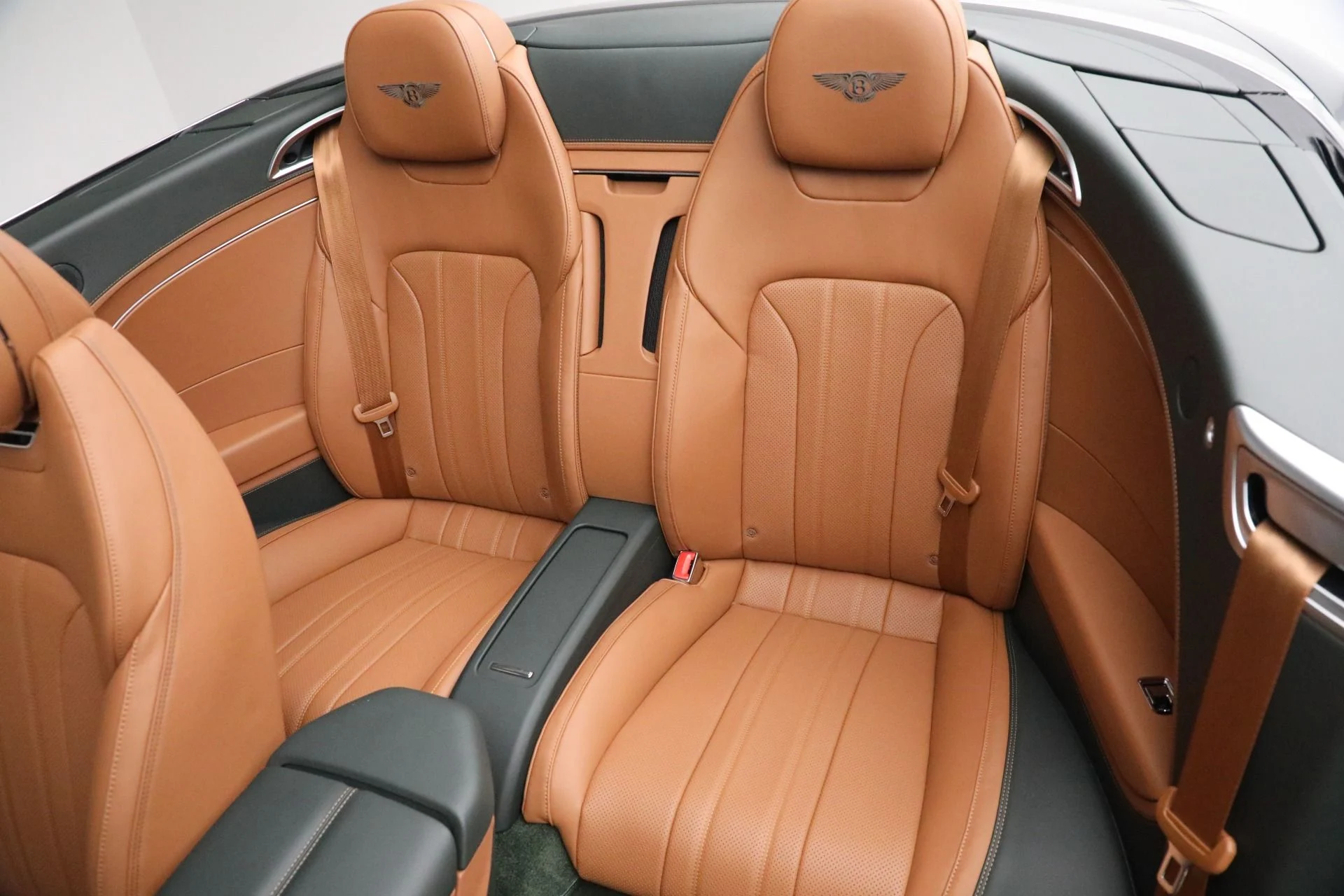 mph037_1023874434_New_2024_Bentley_Continental_GTC_V8_78d94b693a