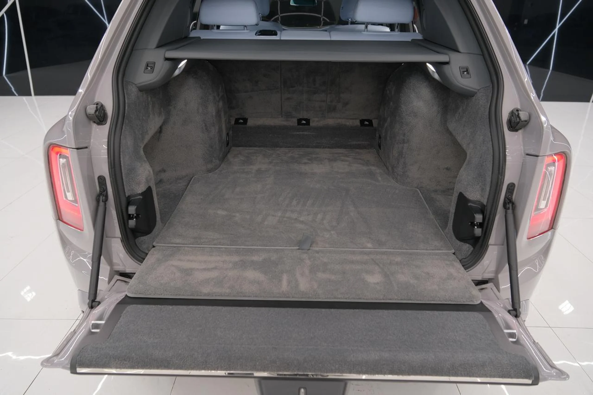 mph037_1024962553_70d18285aa4330725cd5f846cf23d803_933265c3c3