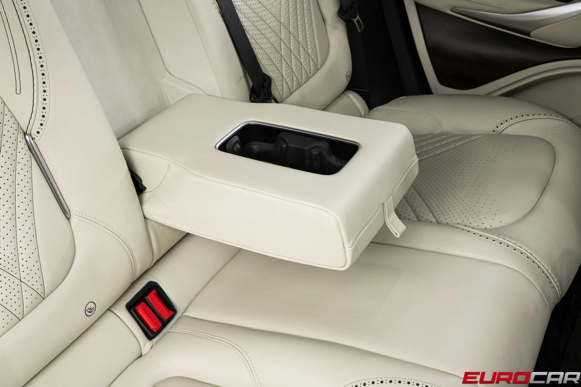 mph037_1031143875_image_38_faece78dd5