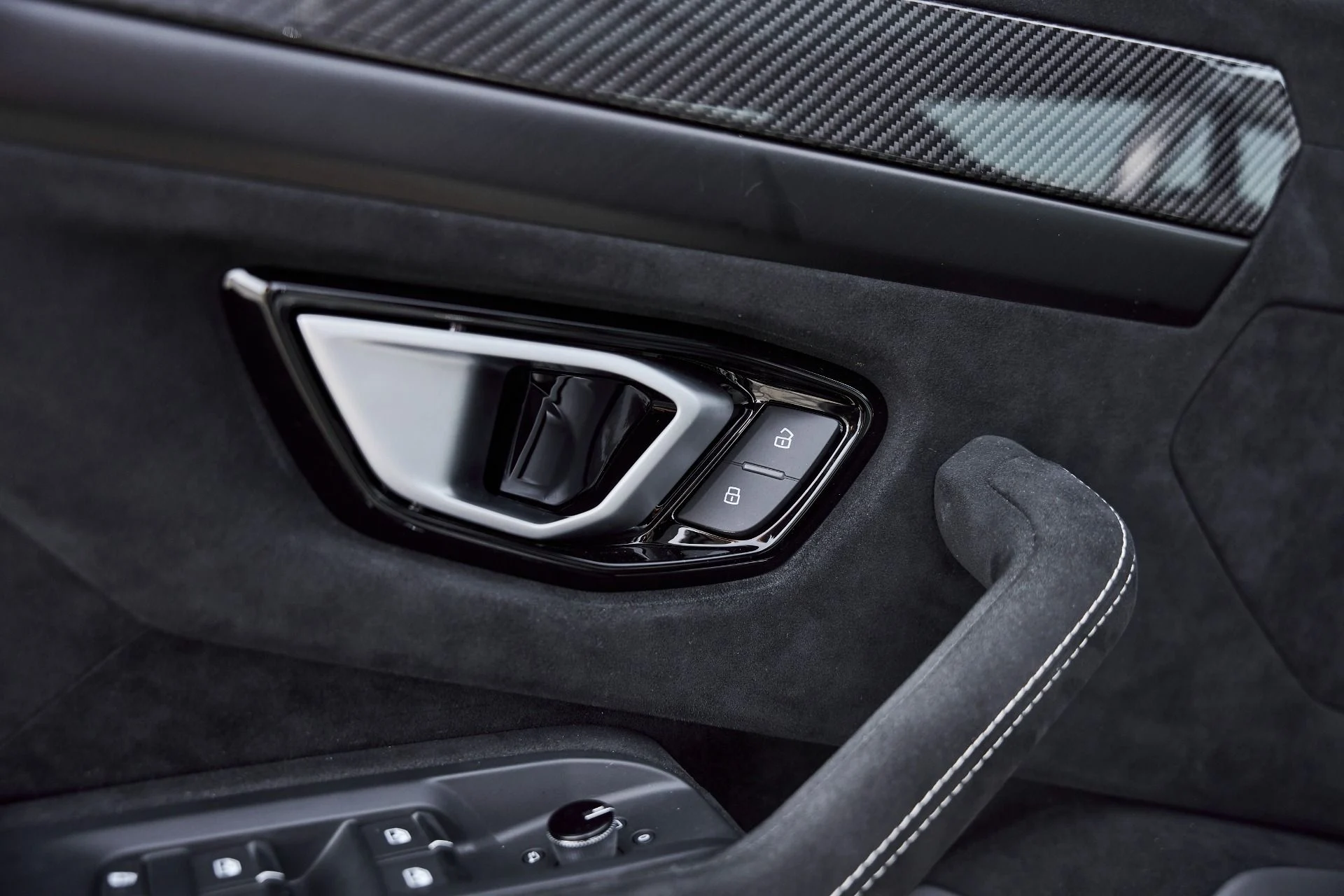 mph037_1035860486_Used_2024_Lamborghini_Urus_Performante_1766457684_d1d017b8b5