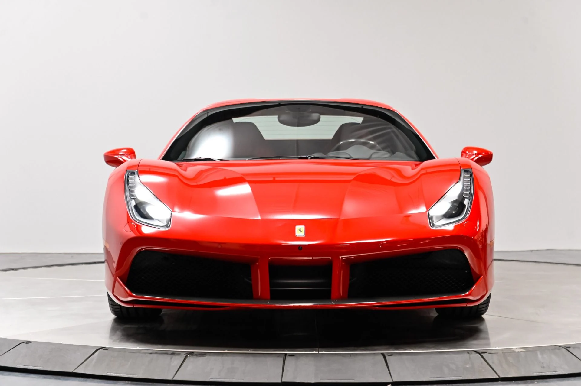 mph037_1043644835_Used_2018_Ferrari_488_Spider_1790619310_3dd9516b9a