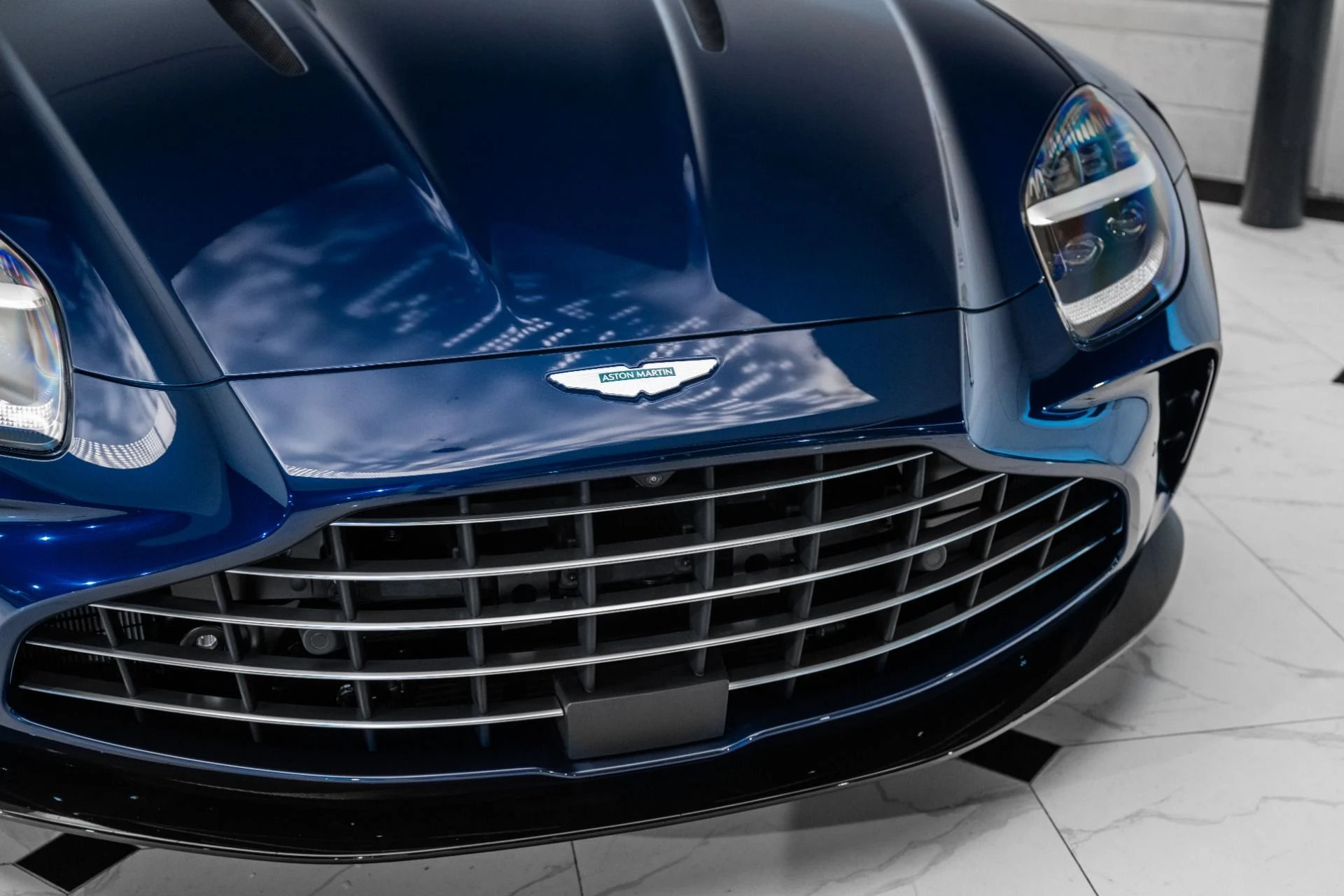 mph037_1046822091_New_2026_ASTON_MARTIN_VANTAGE_1759243630_8c397d1ff4