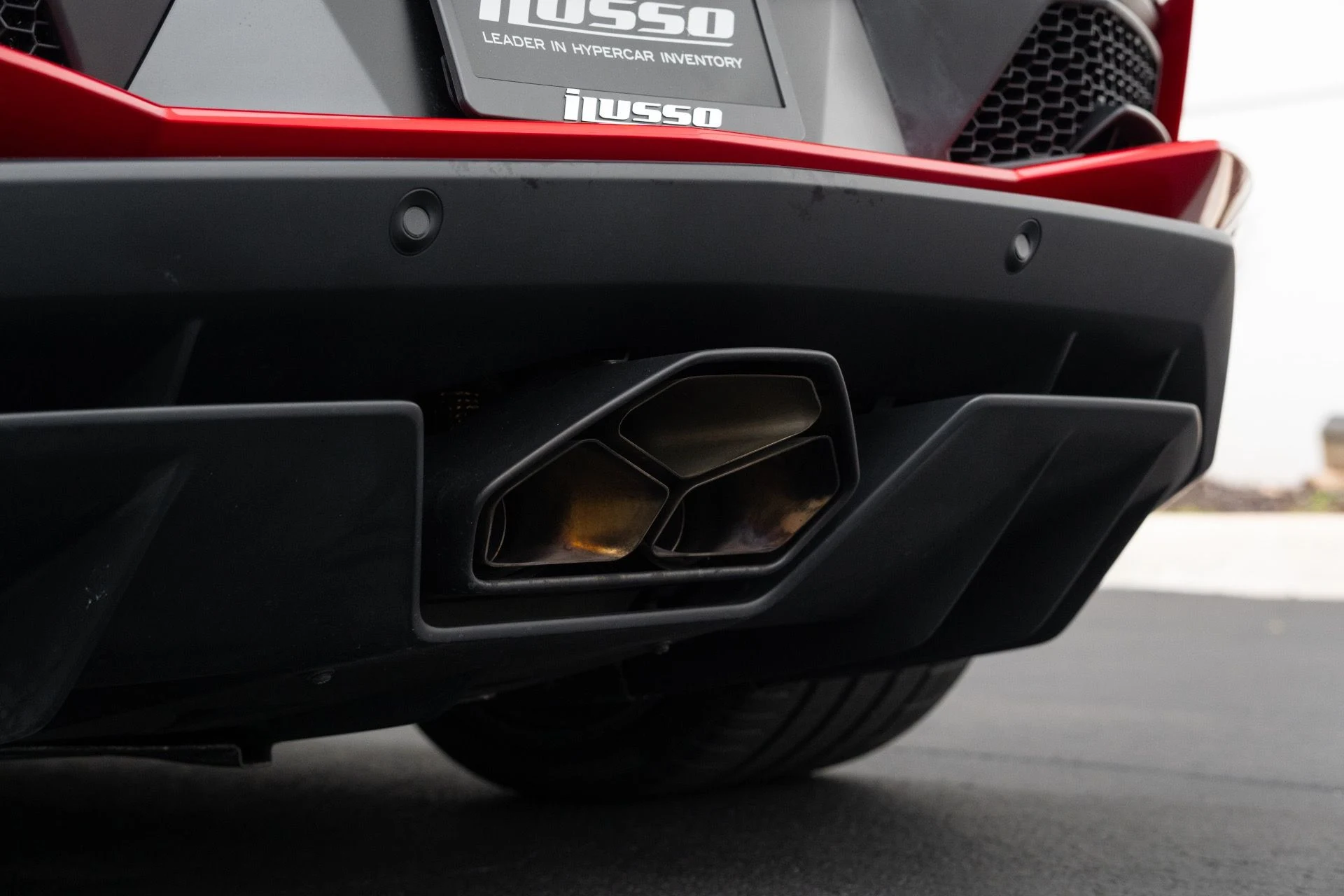 mph037_1047249709_Used_2018_Lamborghini_Aventador_Roadster_LP_740_4_S_1770343320_a1bbe30a03