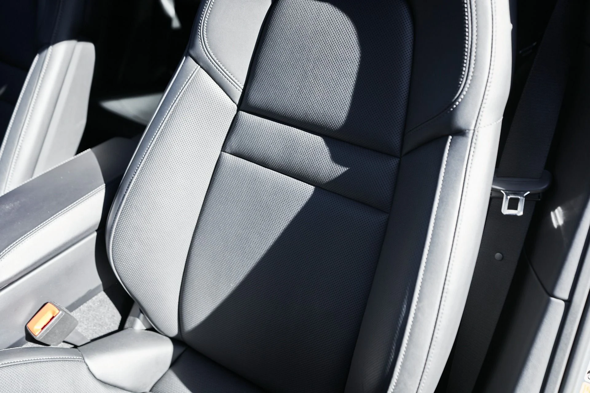 mph037_1058227390_Used_2024_Porsche_911_Carrera_S_1763676150_2f167b3fea