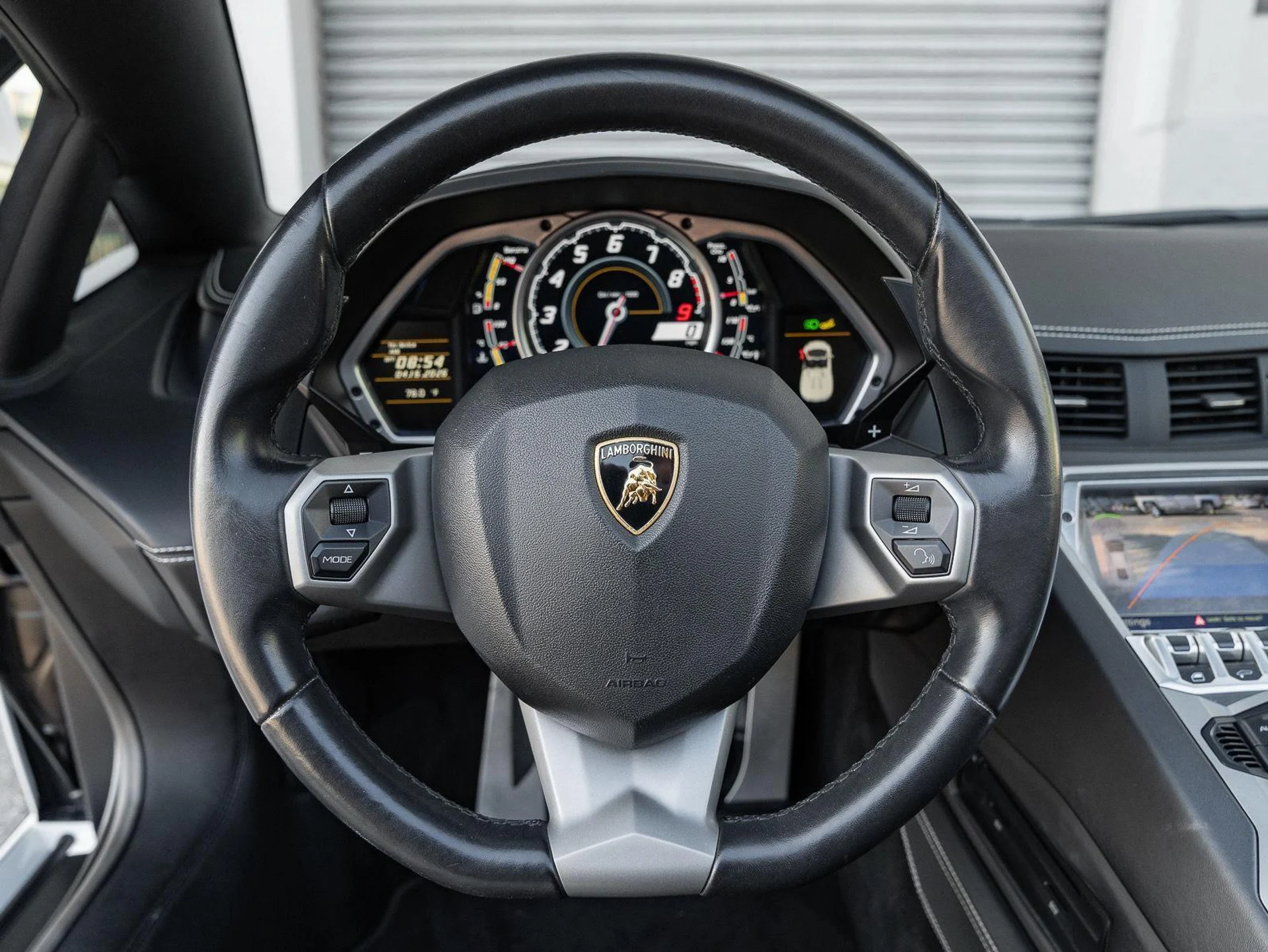 mph037_1060621338_Used_2016_Lamborghini_Aventador_LP_700_4_1777082814_57353e1d80