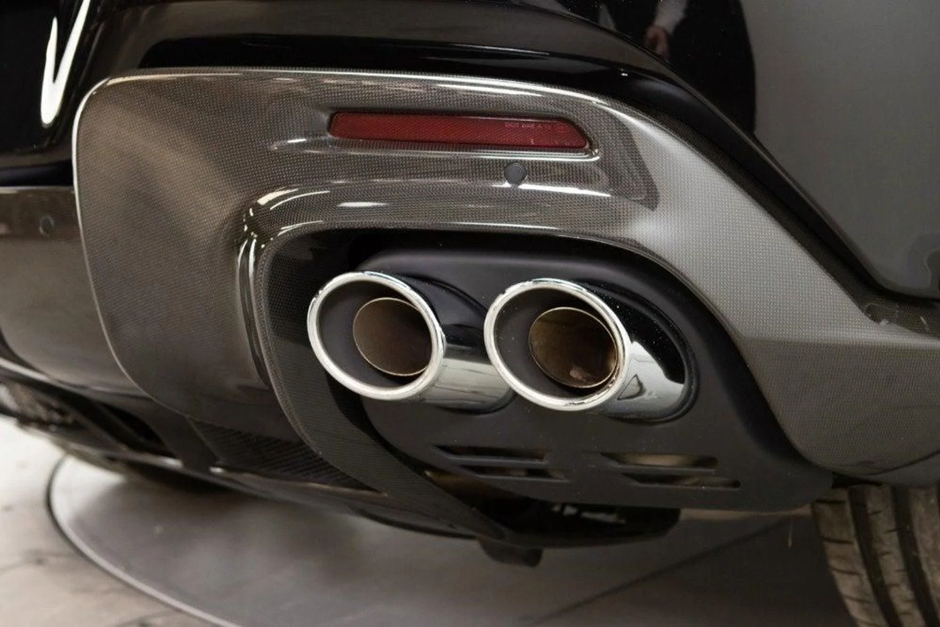 mph037_1062921142_Used_2025_Ferrari_Purosangue_1777382822_f6d02c0402