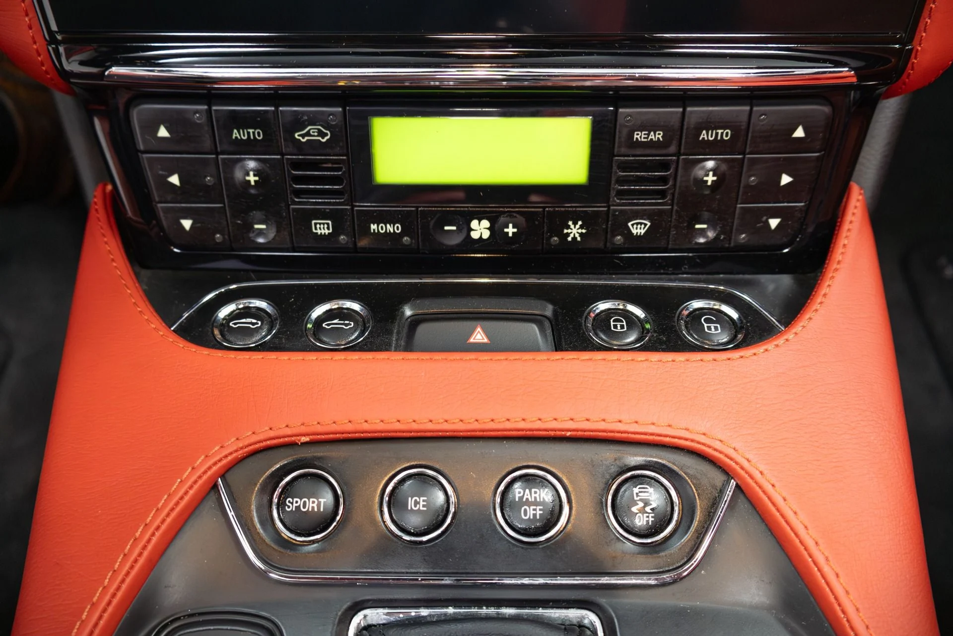 mph037_1063436104_Used_2018_Maserati_Gran_Turismo_1761597339_cbbc5cfd7e