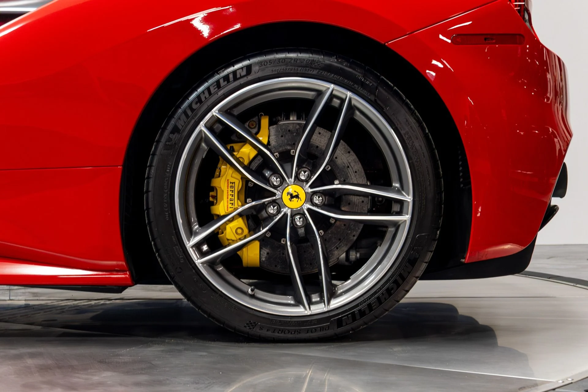 mph037_1070047630_Used_2018_Ferrari_488_GTB_1775864640_bbb4dcc357