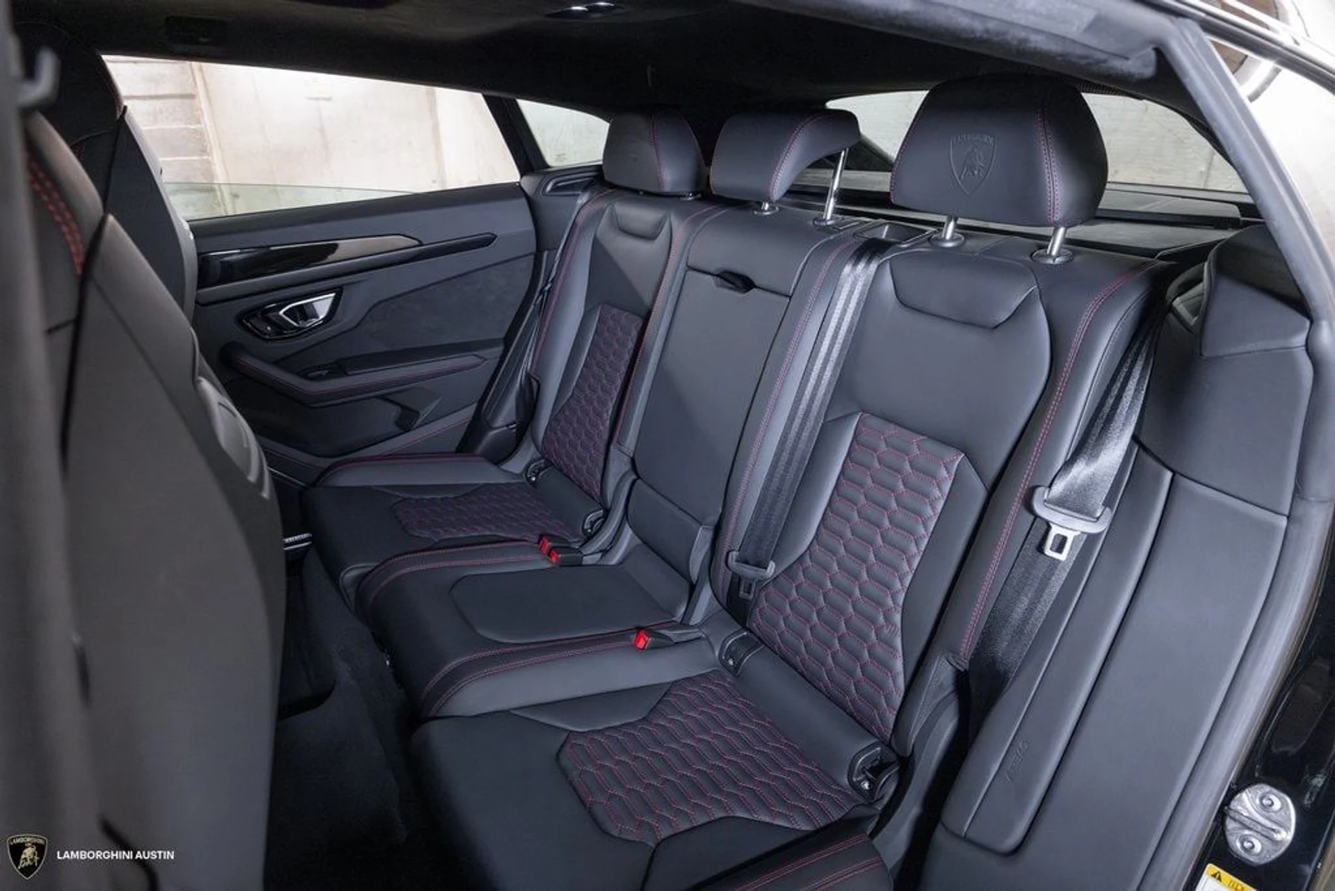 mph037_1086797971_bc83faa3d6352b795ecb3592f89b80a7x_84c272a0df